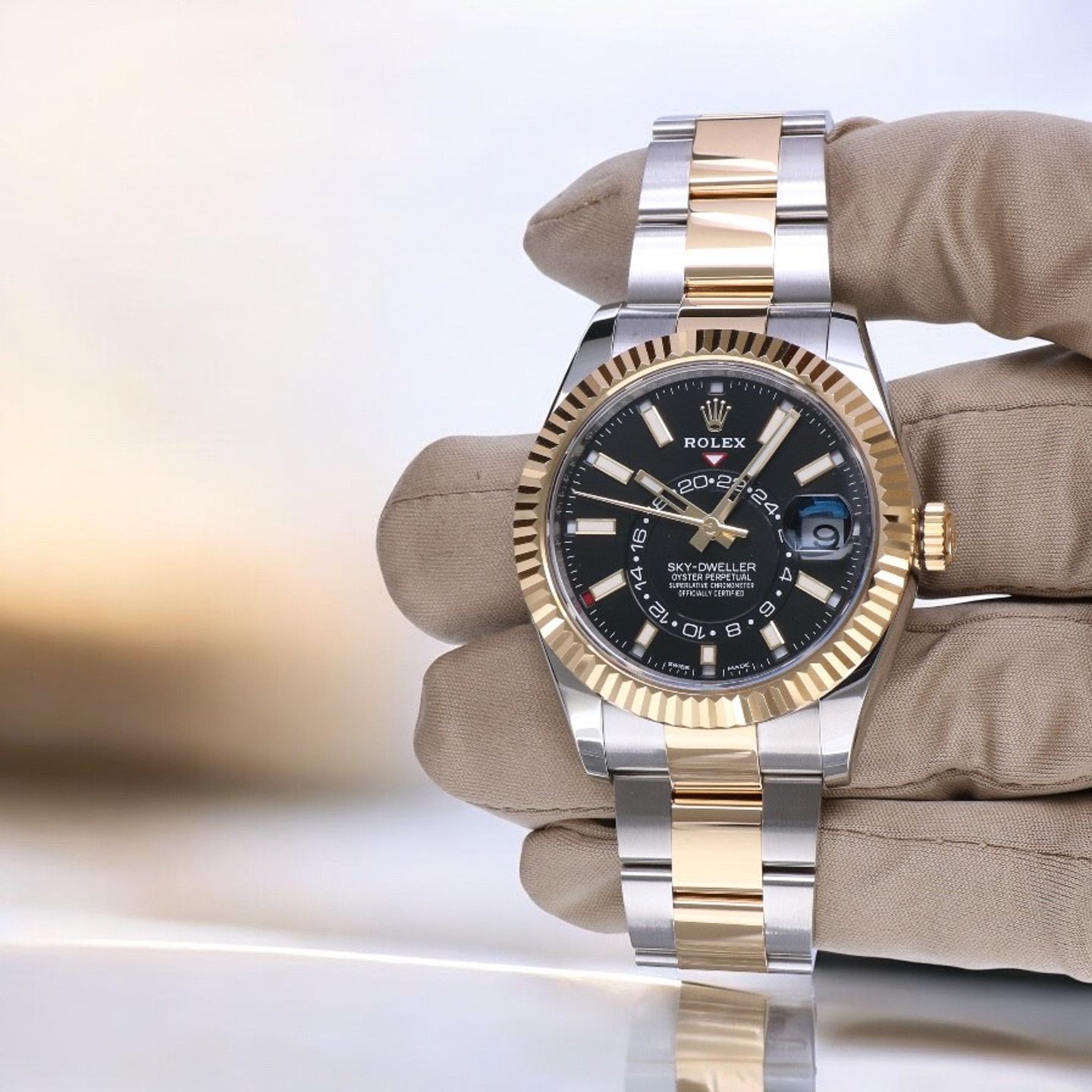 Rolex Sky-Dweller 326933 (2019) - Black dial 42 mm Steel case (7/8)