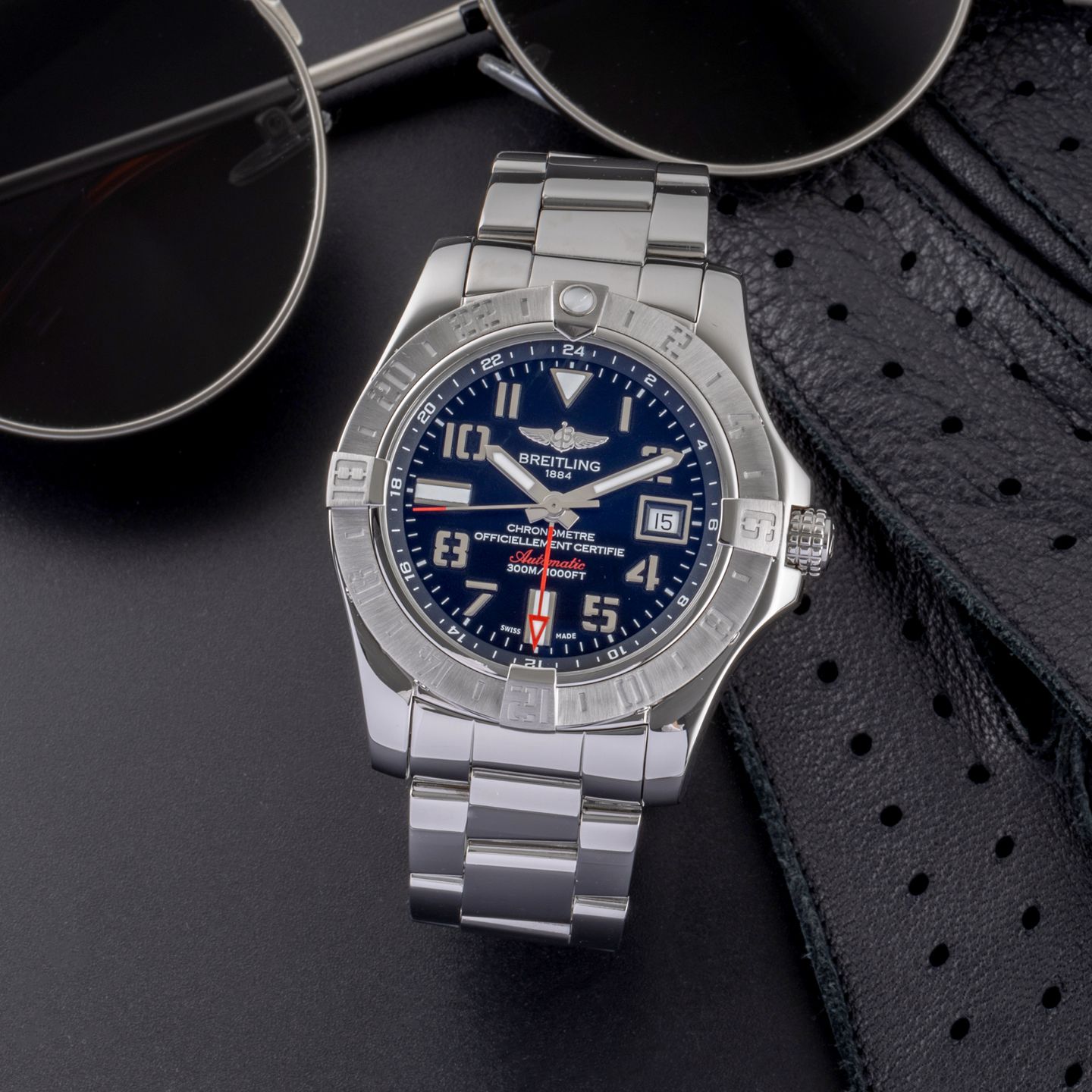 Breitling Avenger II GMT A3239011/BC34 (Unknown (random serial)) - Black dial 43 mm Steel case (1/8)