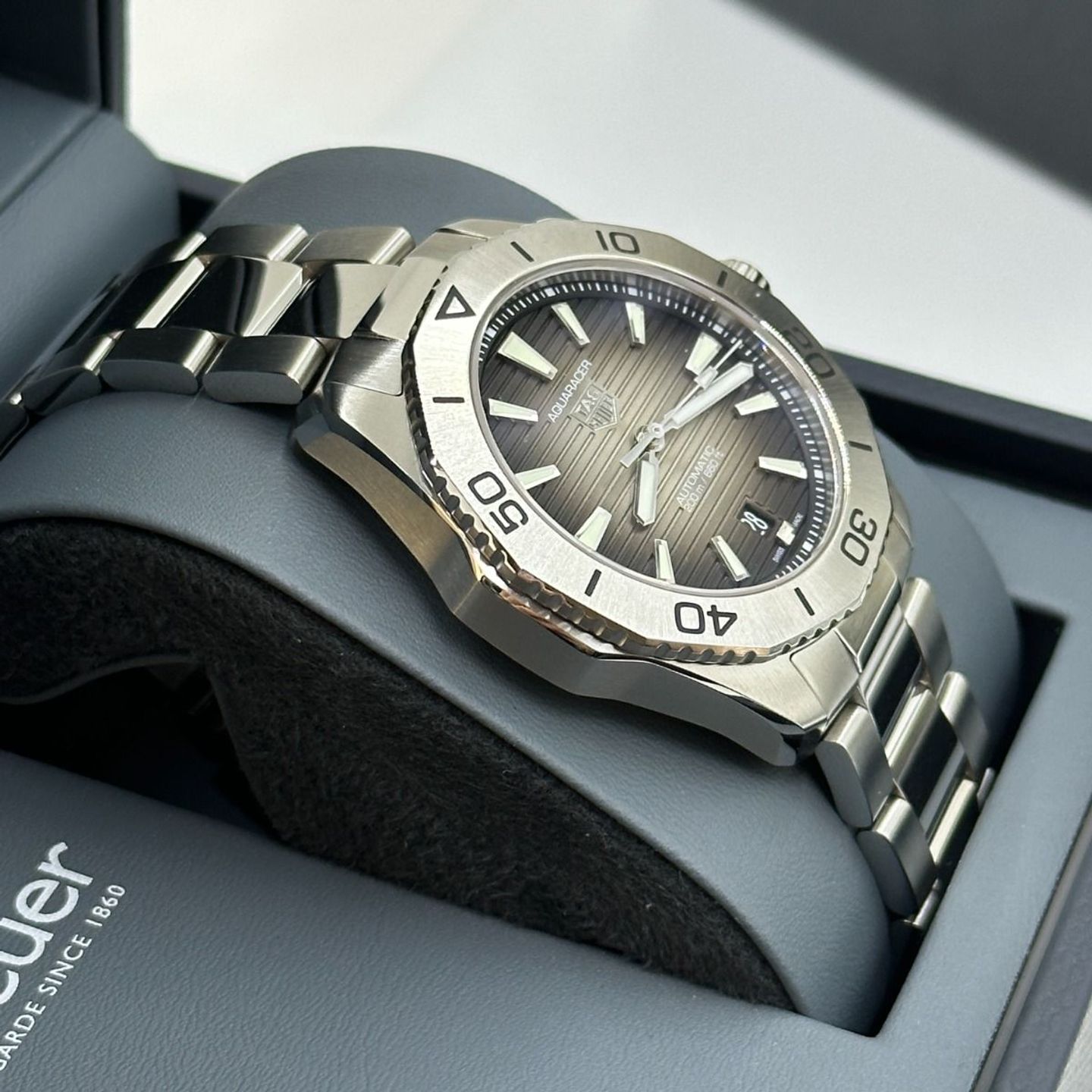 TAG Heuer Aquaracer WBP2110.BA0627 (2024) - Black dial 40 mm Steel case (6/8)