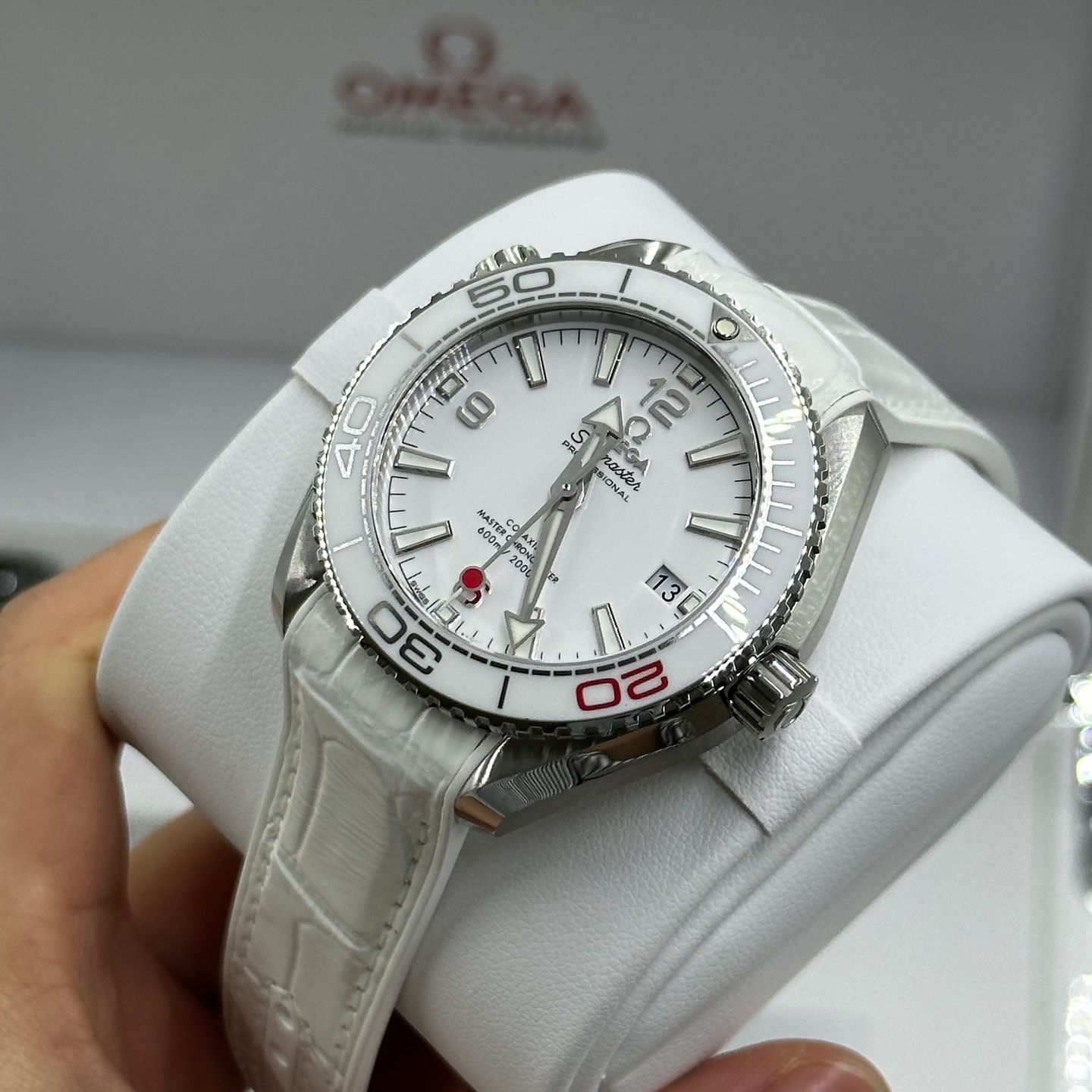 Omega Seamaster Planet Ocean 522.33.40.20.04.001 - (3/8)