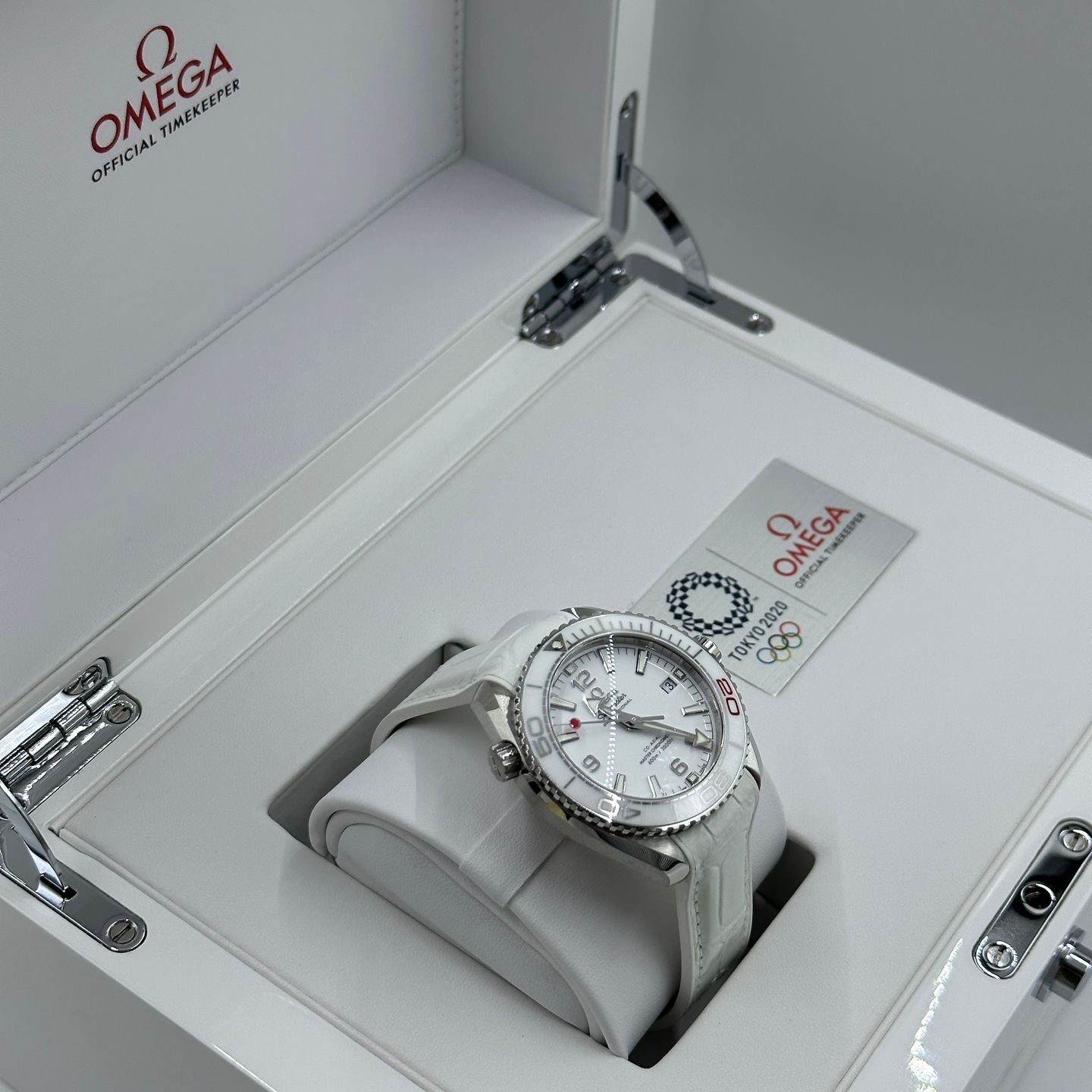 Omega Seamaster Planet Ocean 522.33.40.20.04.001 (2023) - White dial 40 mm Steel case (2/8)