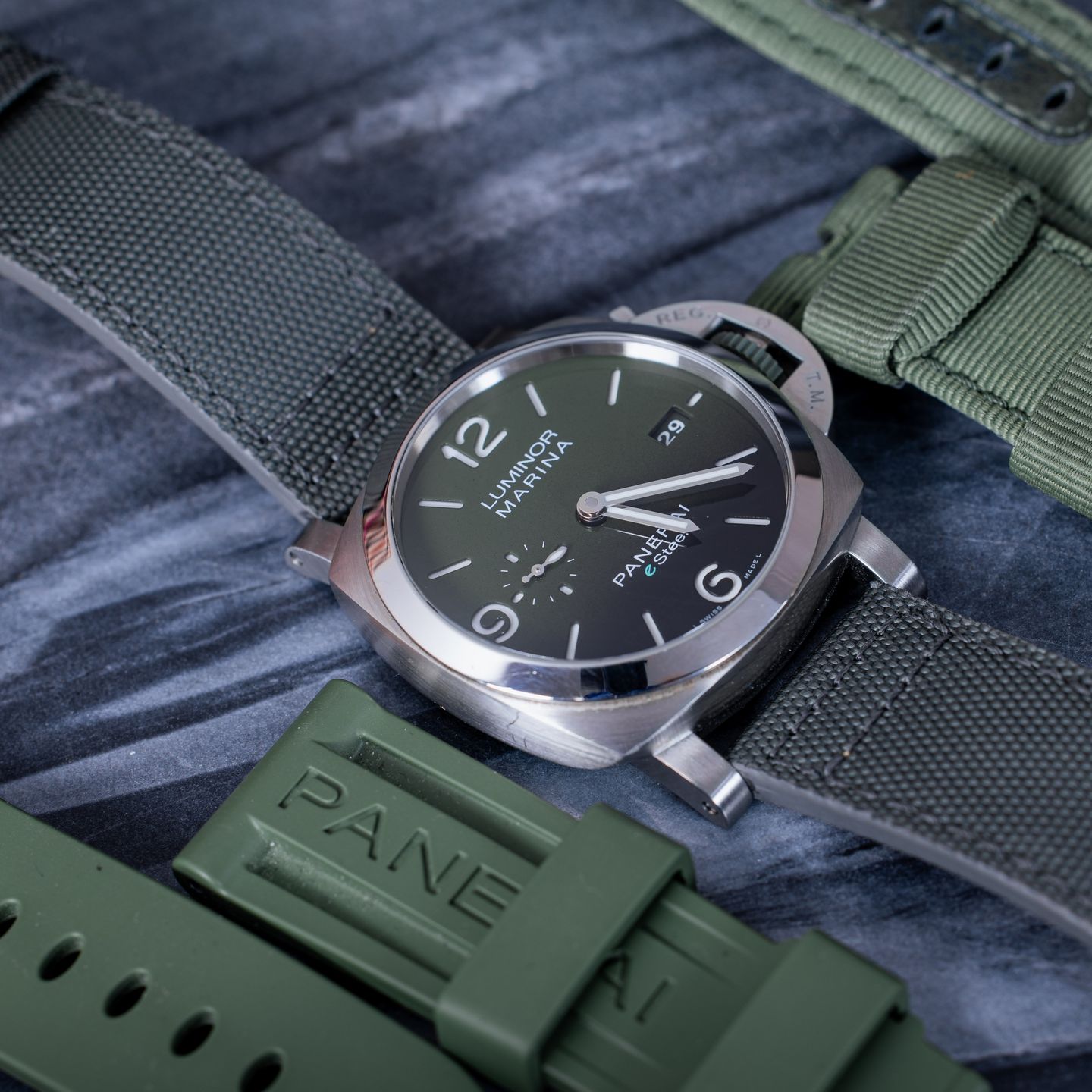 Panerai Luminor Marina PAM01356 (2022) - Green dial 44 mm Steel case (6/6)