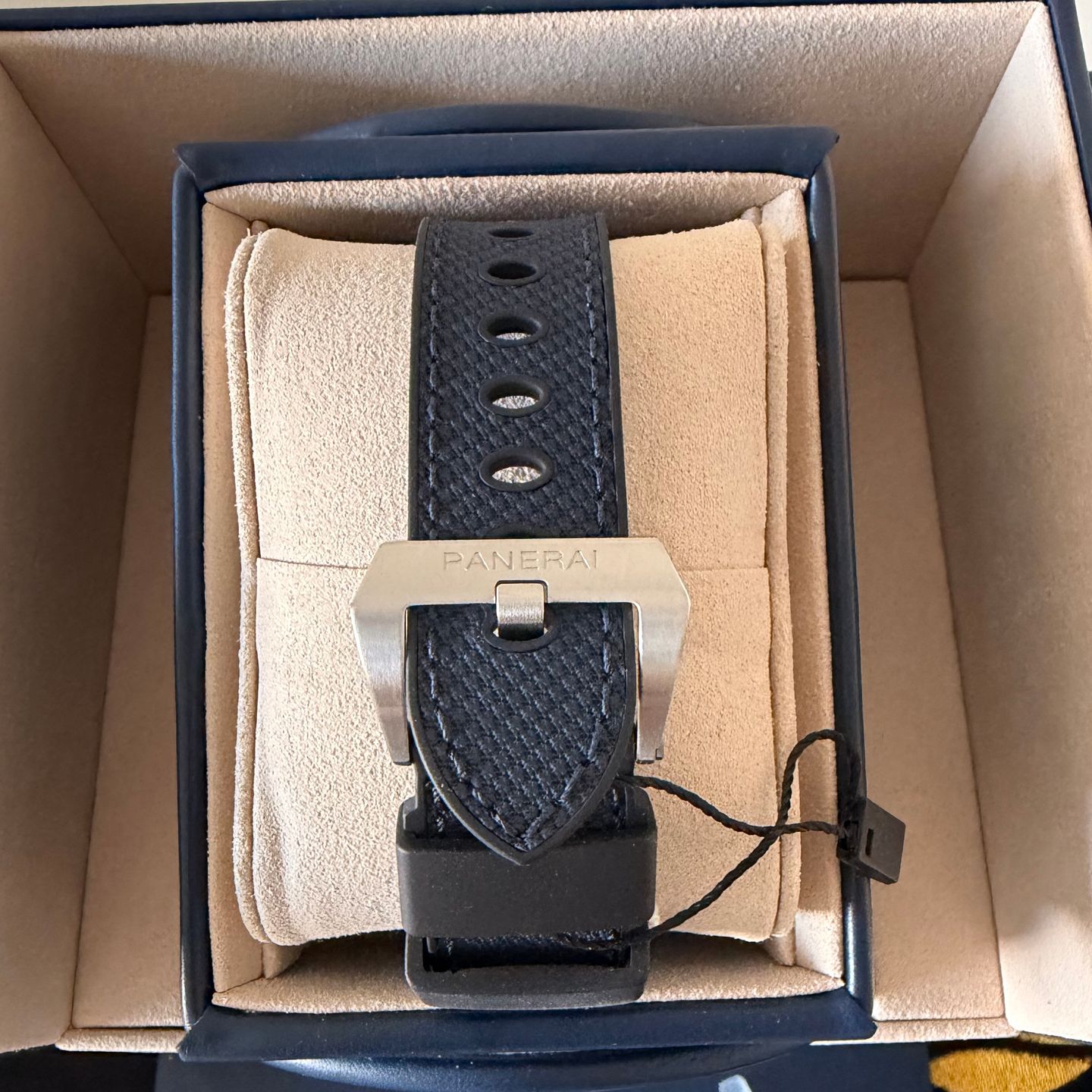 Panerai Luminor PAM01404 (2025) - Blue dial 40 mm Steel case (4/8)