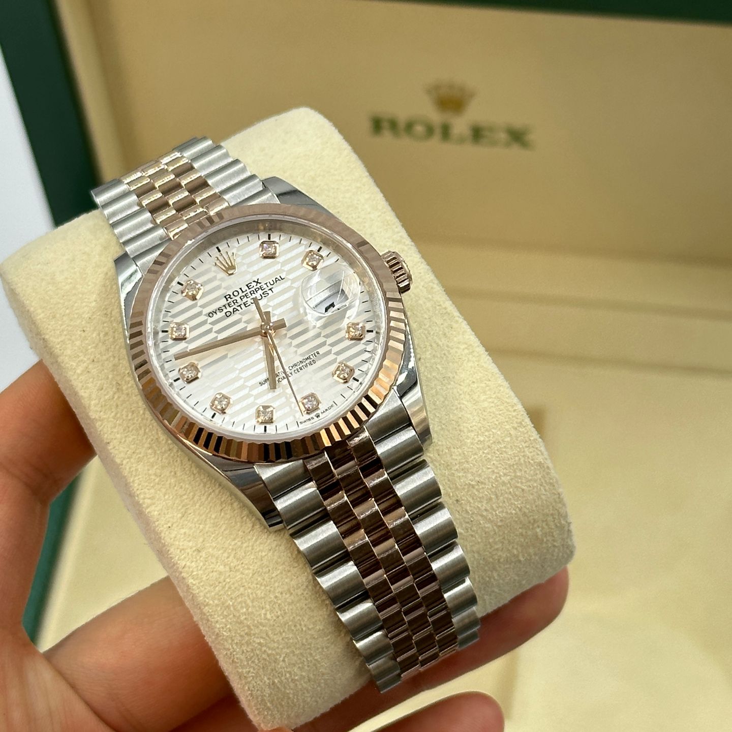 Rolex Datejust 36 126231 (2024) - Zilver wijzerplaat 36mm Staal (4/8)