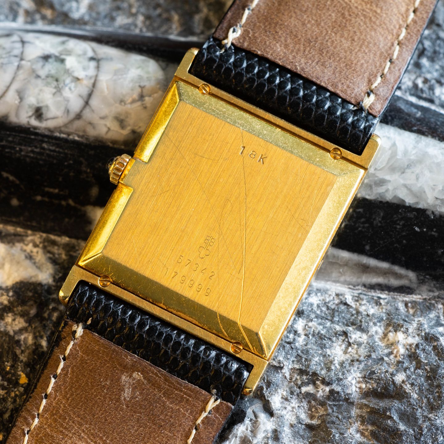 Corum Vintage 57342 (1970) - Black dial 24 mm Yellow Gold case (3/5)