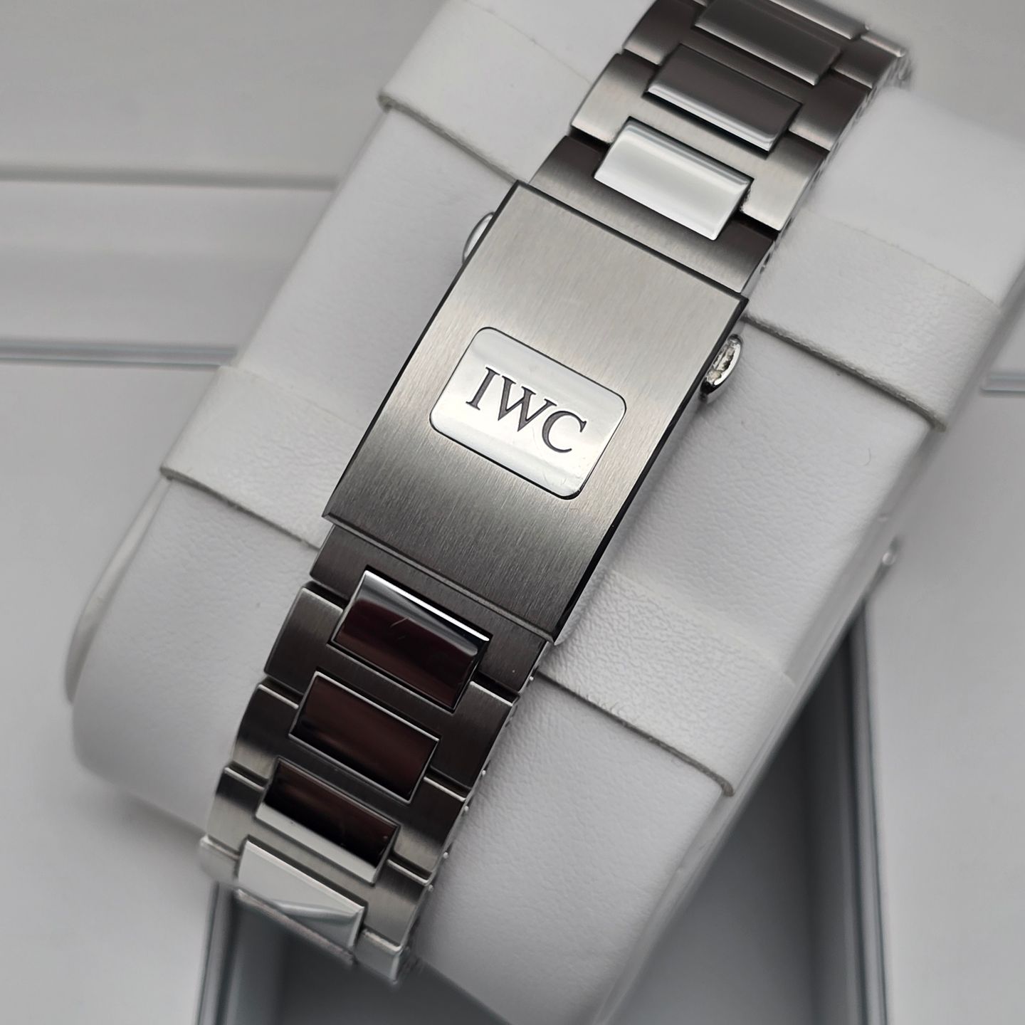 IWC Ingenieur Chronograph IW380801 - (7/8)