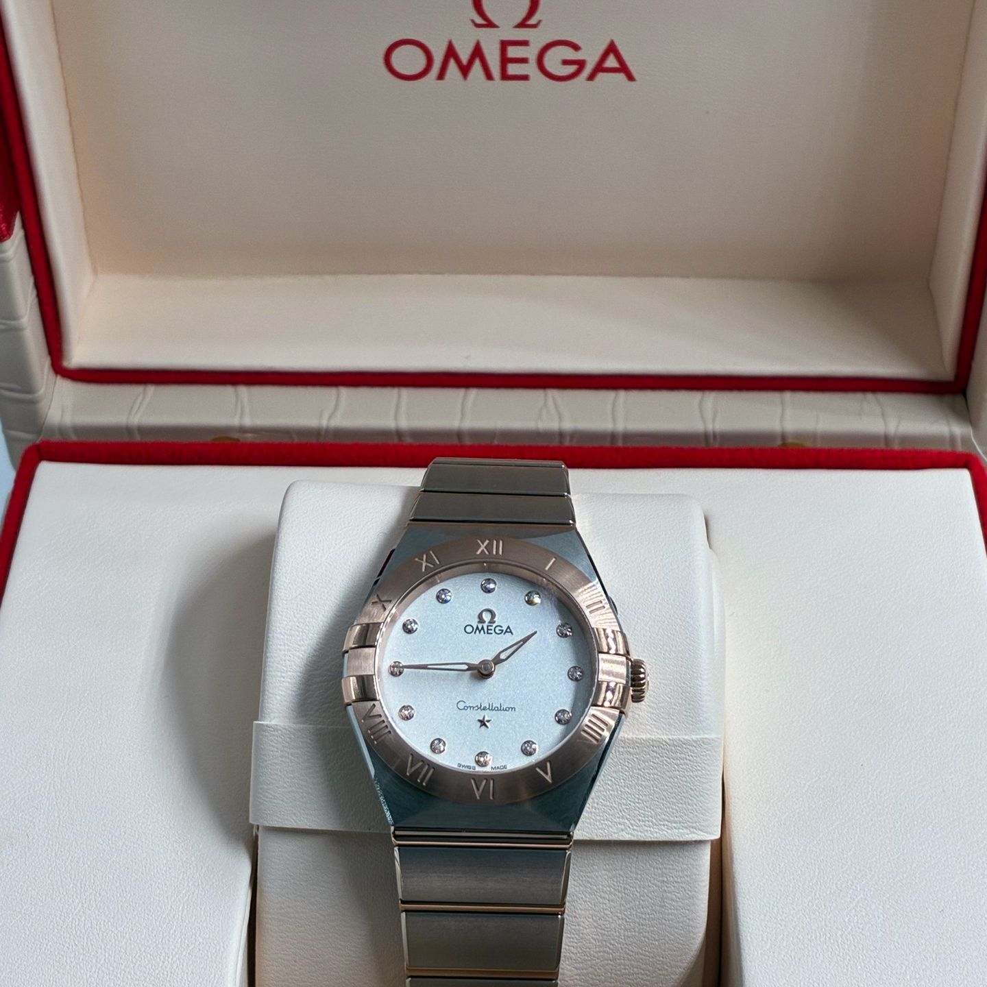 Omega Constellation Quartz 131.20.28.60.52.001 (2024) - Silver dial 28 mm Gold/Steel case (6/6)