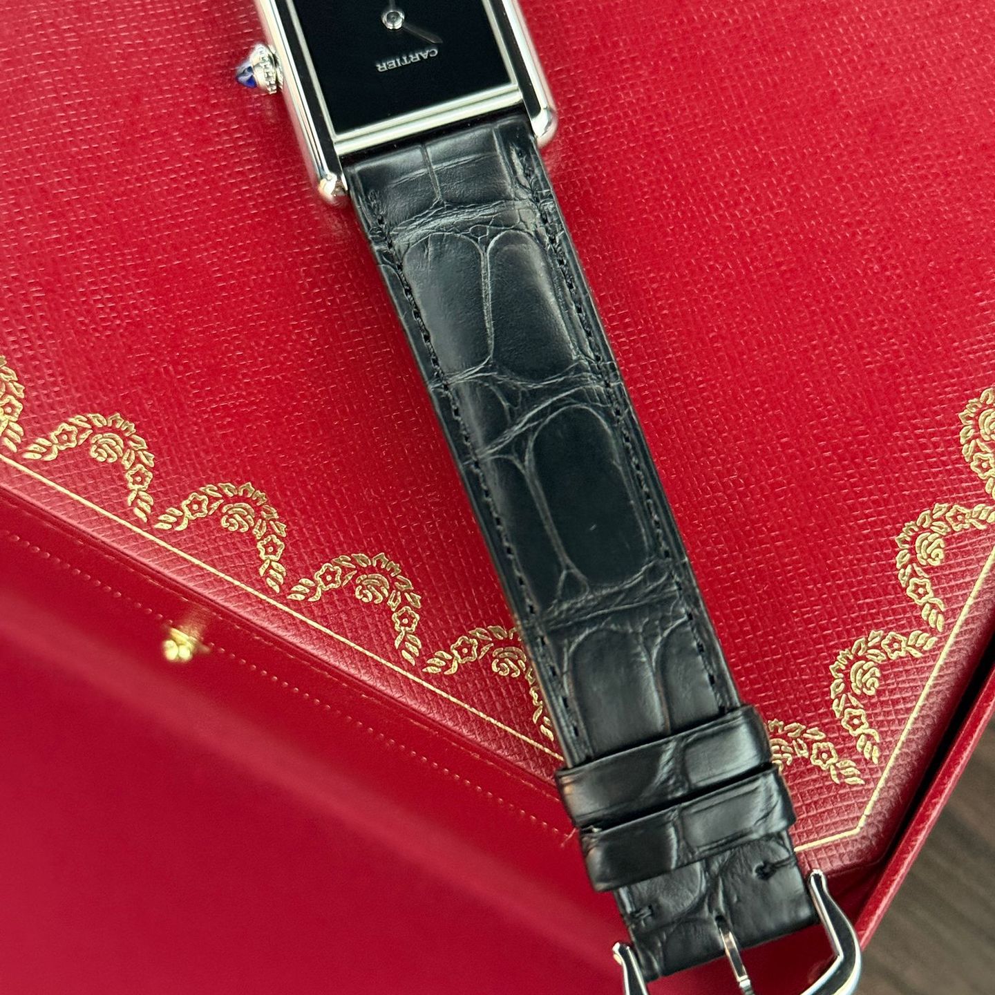 Cartier Tank WSTA0072 (2024) - Black dial 26 mm Steel case (8/8)