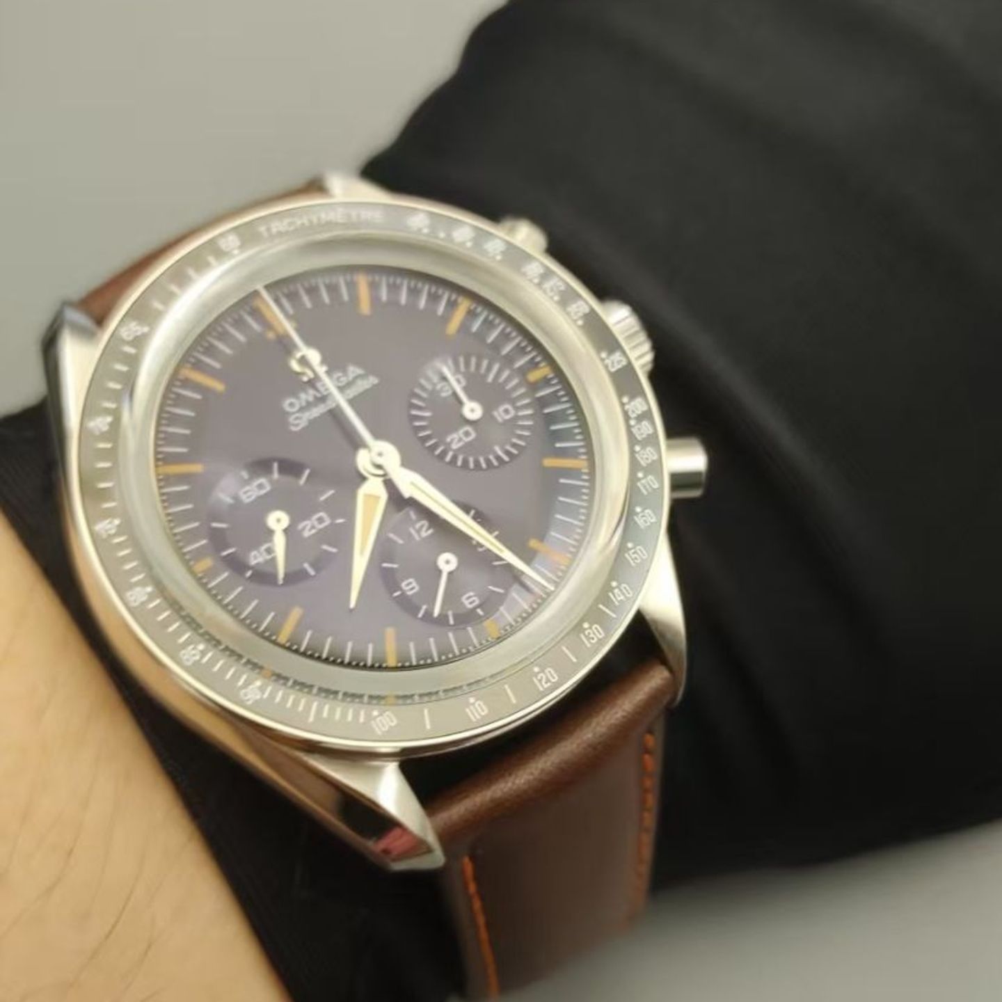 Omega Speedmaster 310.32.40.50.06.002 - (2/3)