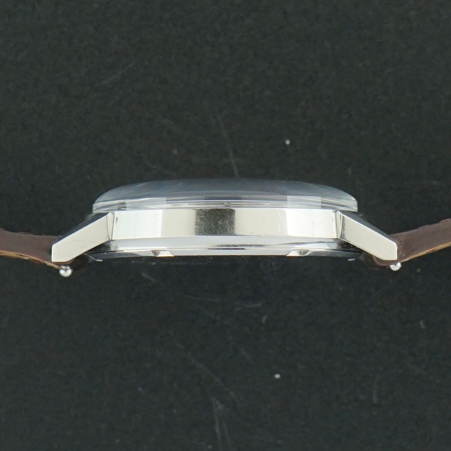 Omega Genève 135.011 - (5/8)