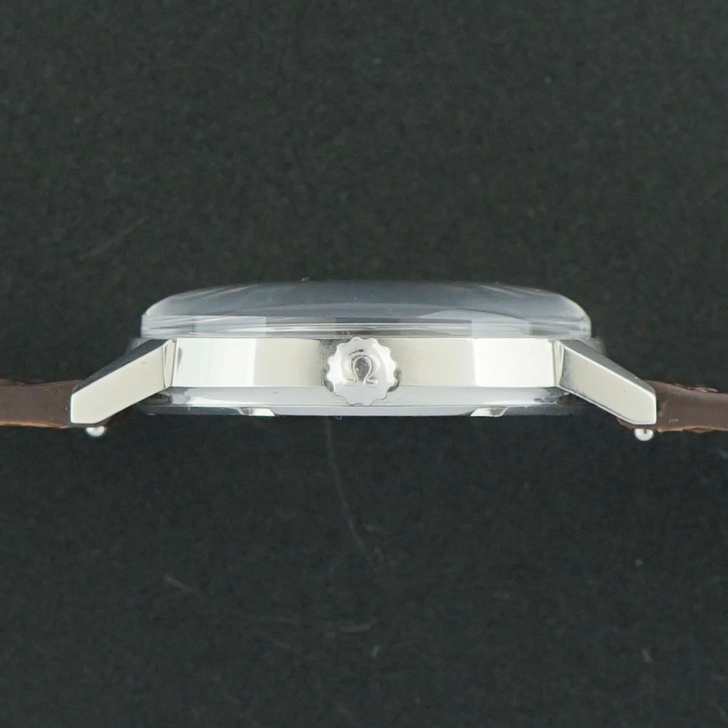 Omega Genève 135.011 - (4/8)