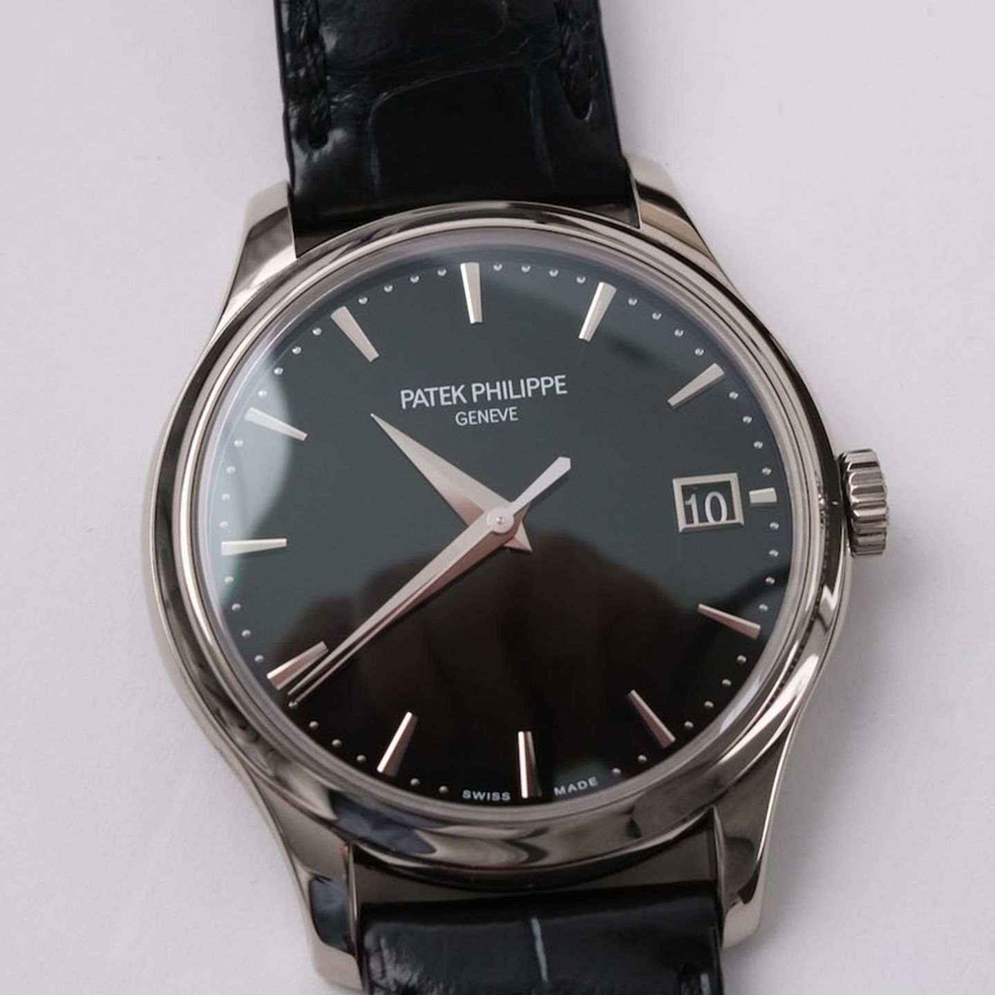 Patek Philippe Calatrava 5227G-010 - (3/8)