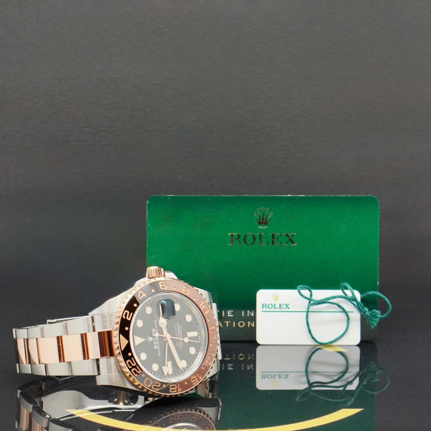 Rolex GMT-Master II 126711CHNR (2022) - Black dial 40 mm Gold/Steel case (4/6)