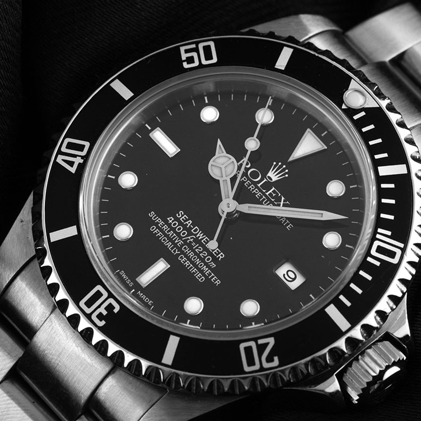 Rolex Sea-Dweller 4000 16600 (2002) - Black dial 40 mm Steel case (3/8)