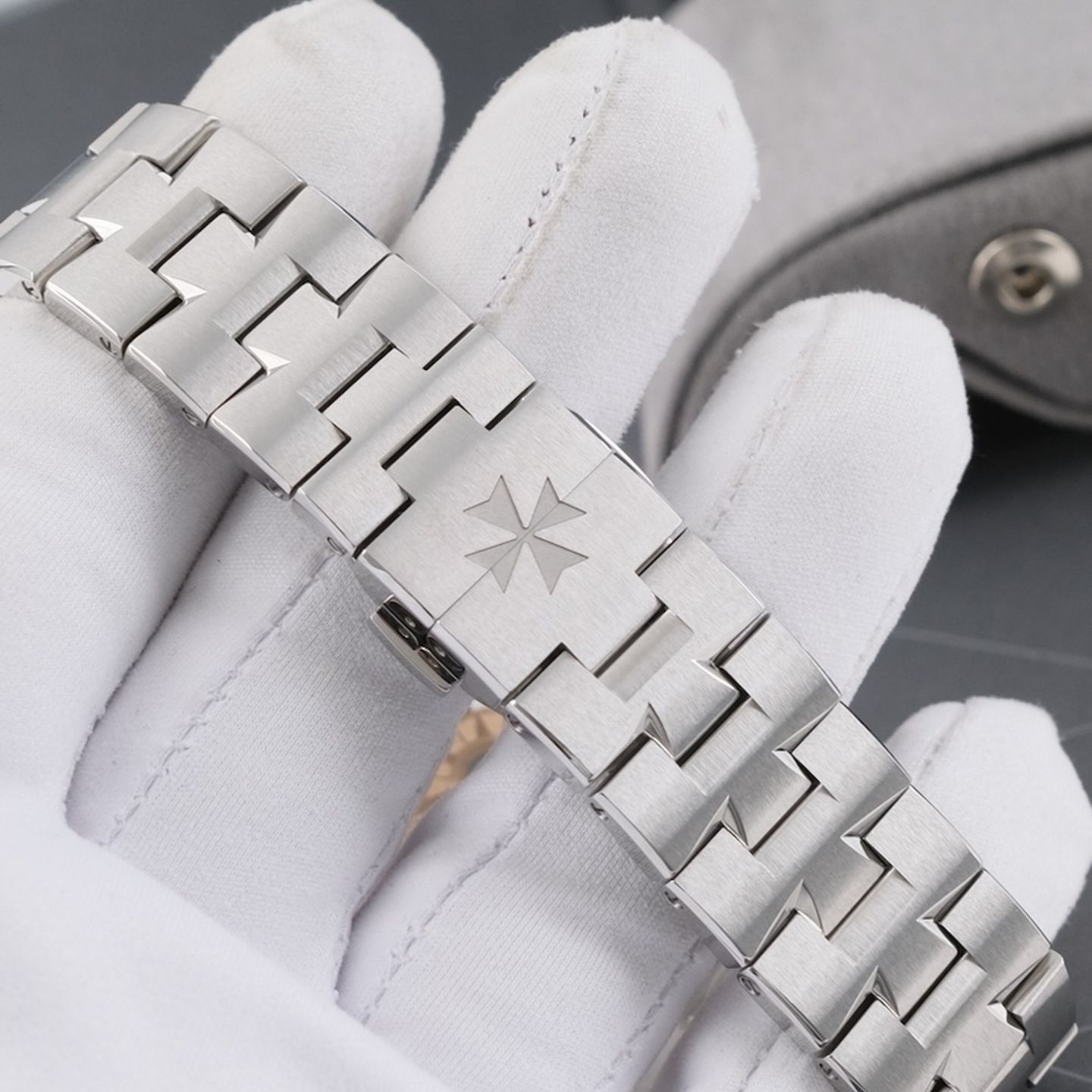 Vacheron Constantin Overseas 4520V/210A-B128 - (6/8)