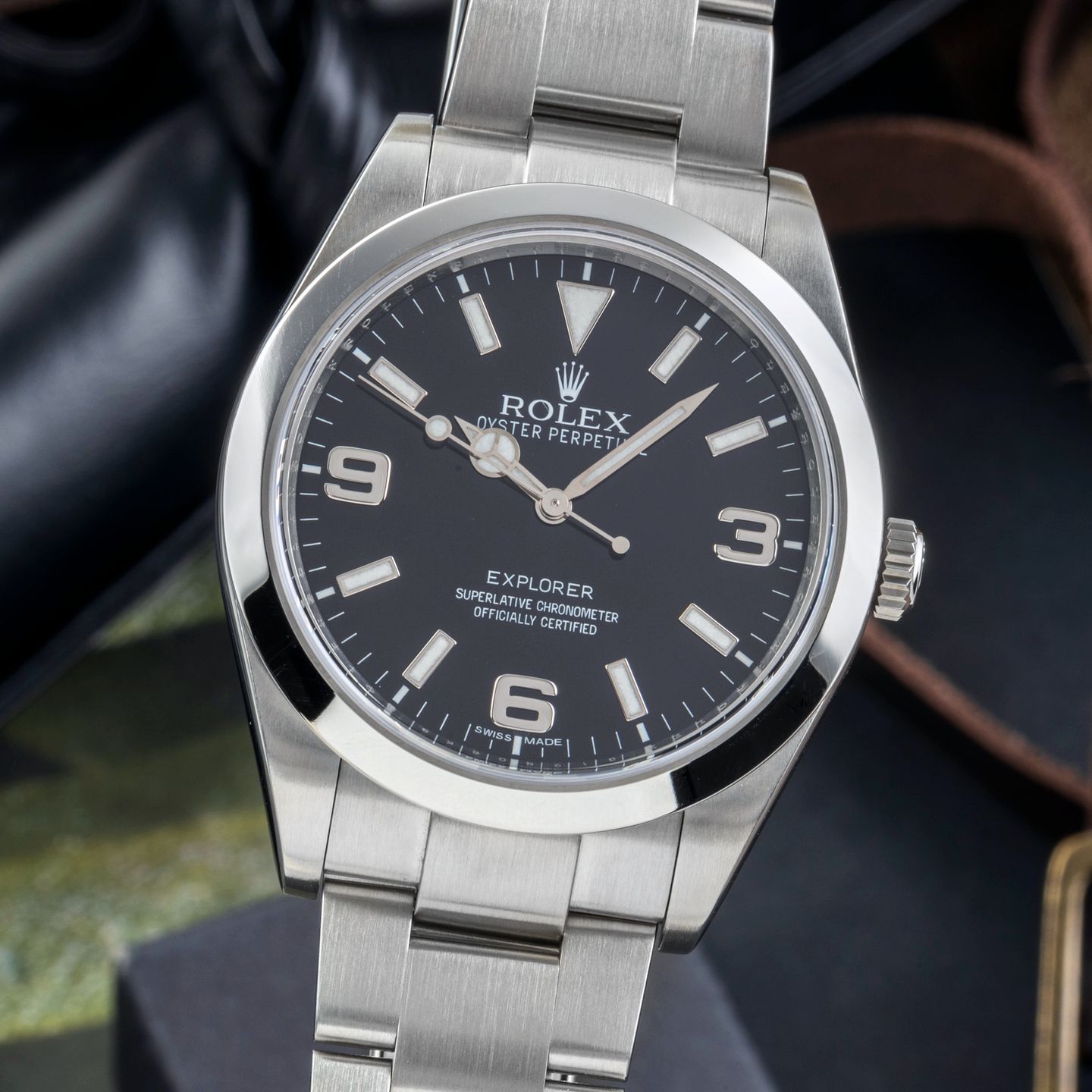 Rolex Explorer 214270 (2015) - Black dial 39 mm Steel case (3/8)