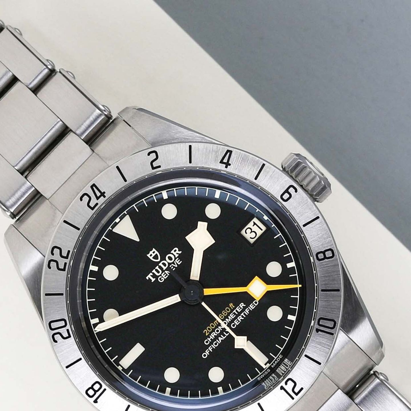 Tudor Black Bay 79470 (2024) - Black dial 39 mm Steel case (3/8)