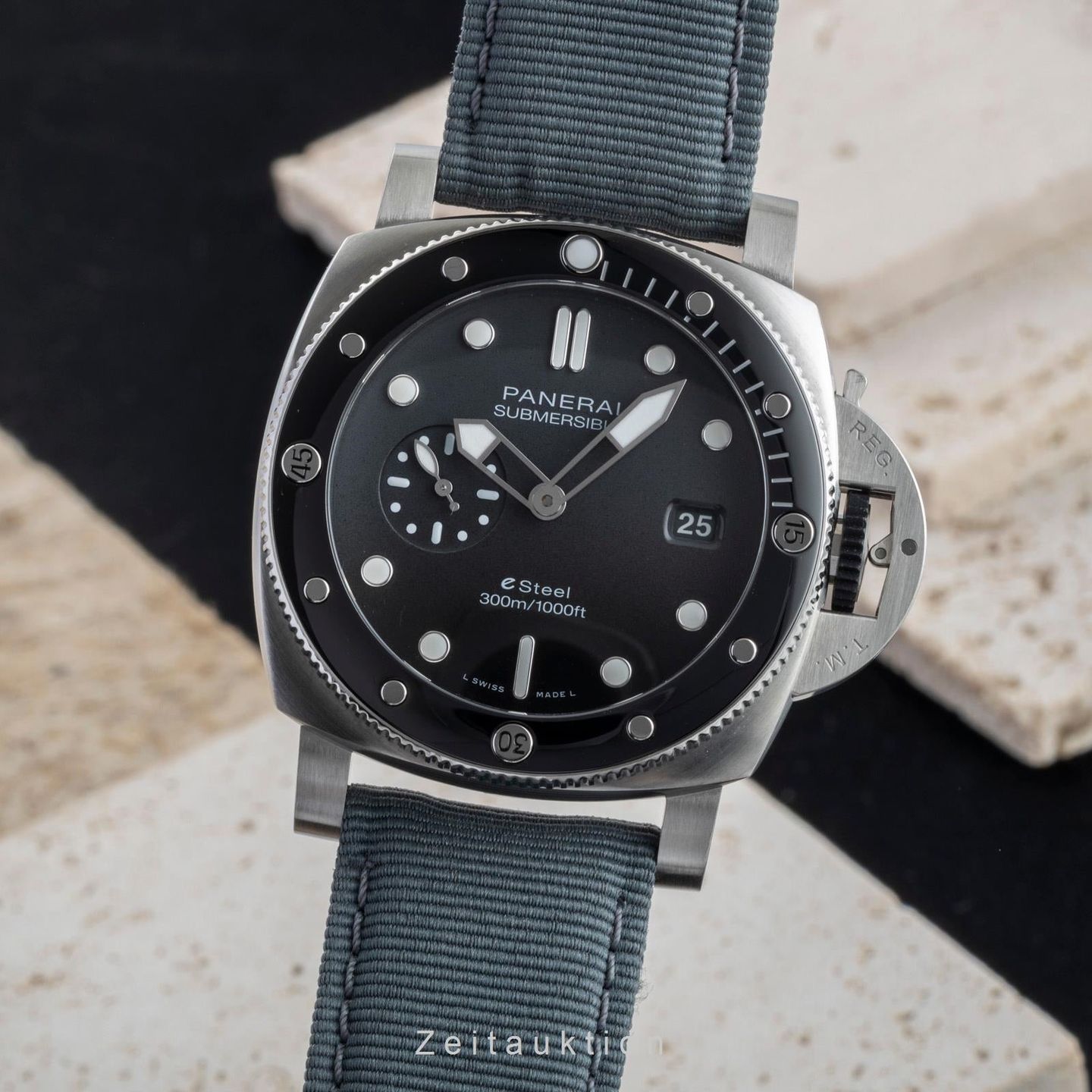 Panerai Luminor Submersible PAM01288 - (1/8)