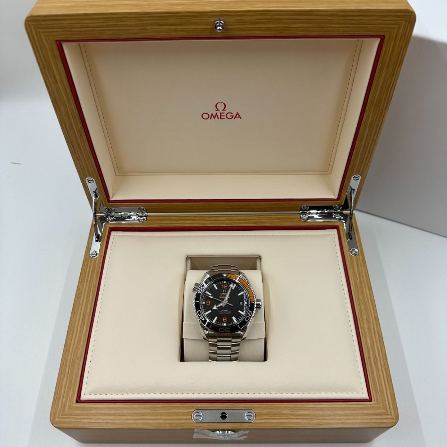 Omega Seamaster Planet Ocean 215.30.44.21.01.002 - (4/8)