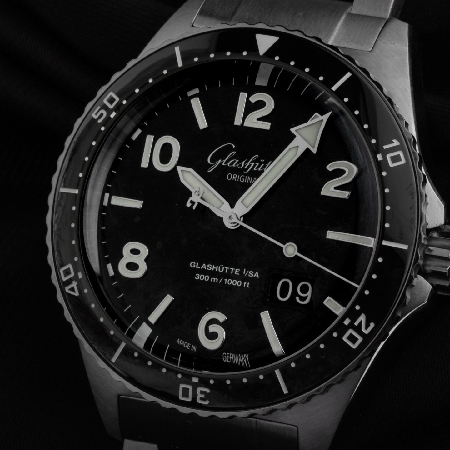 Glashütte Original SeaQ Panorama Date 1-36-13-01-80-70 (2026) - Zwart wijzerplaat 43mm Staal (3/7)