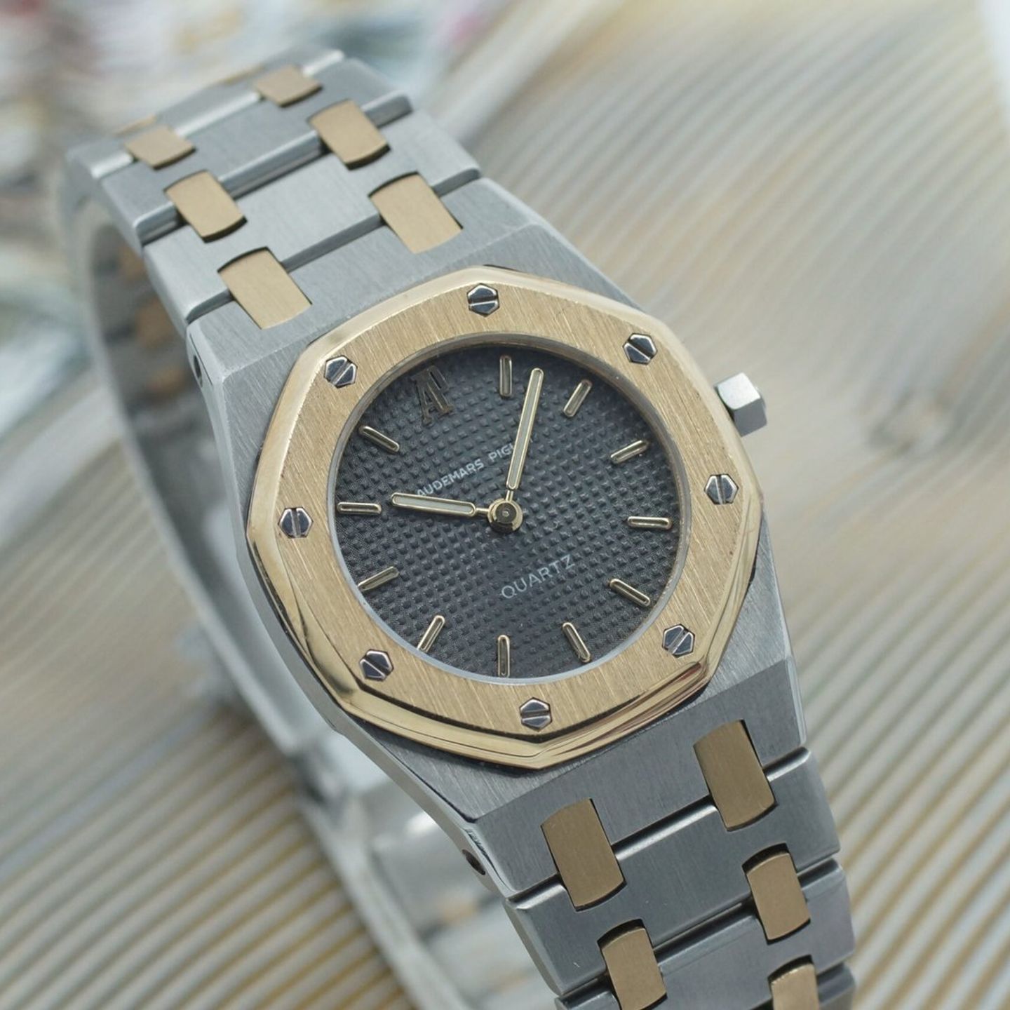 Audemars Piguet Royal Oak Lady 6007SA (1995) - Grey dial 26 mm Steel case (1/8)