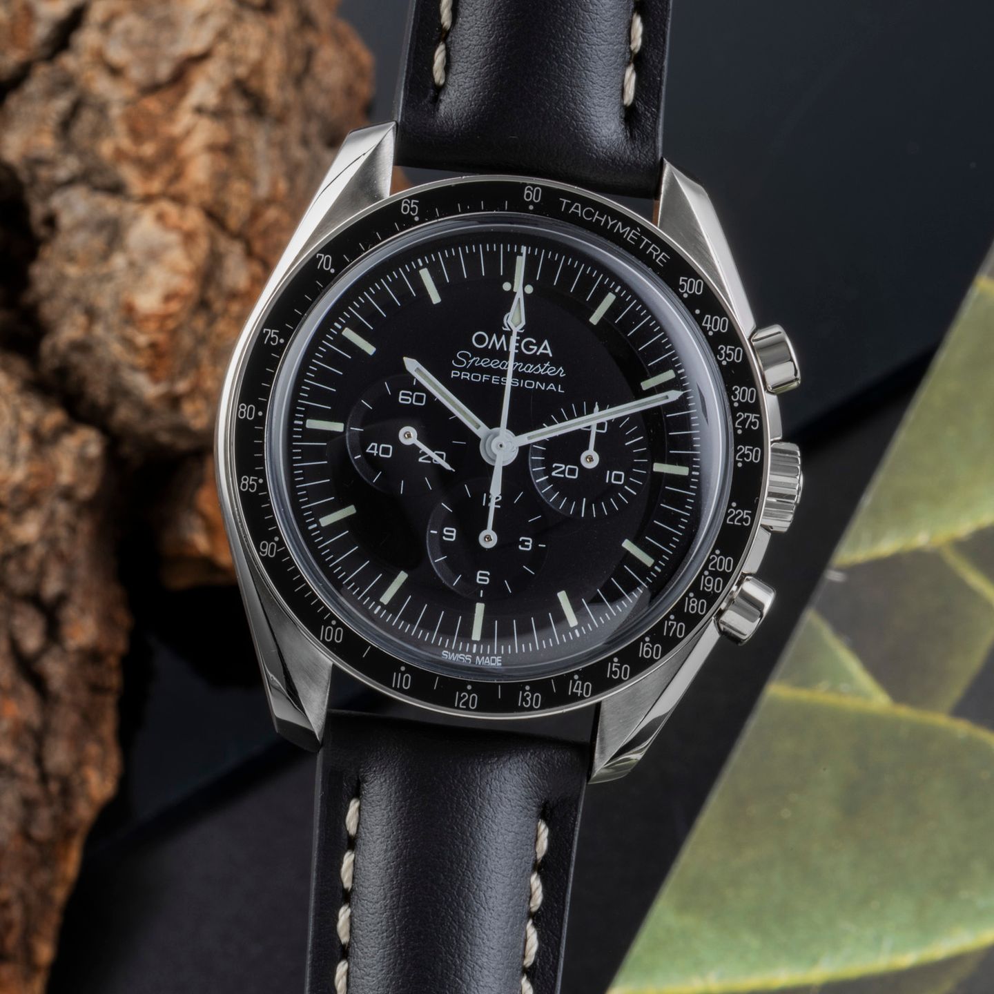 Omega Speedmaster Professional Moonwatch 310.30.42.50.01.001 (2023) - Black dial 42 mm Steel case (3/8)