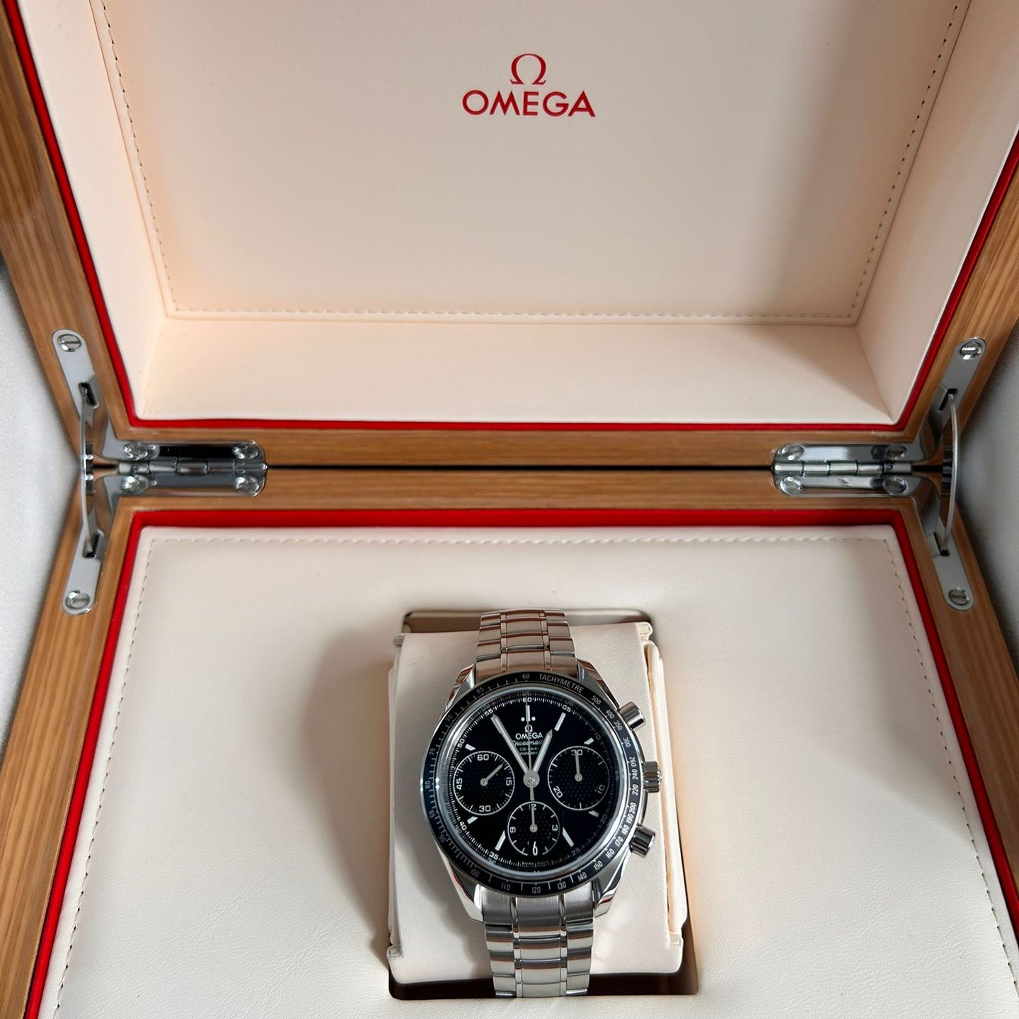 Omega Speedmaster Racing 326.30.40.50.01.001 (2025) - Black dial 40 mm Steel case (7/8)