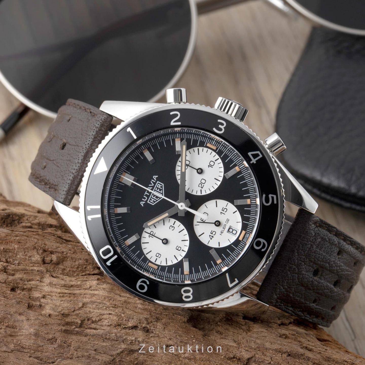 TAG Heuer Autavia CBE2110.FC8226 (Unknown (random serial)) - Black dial 42 mm Steel case (2/8)