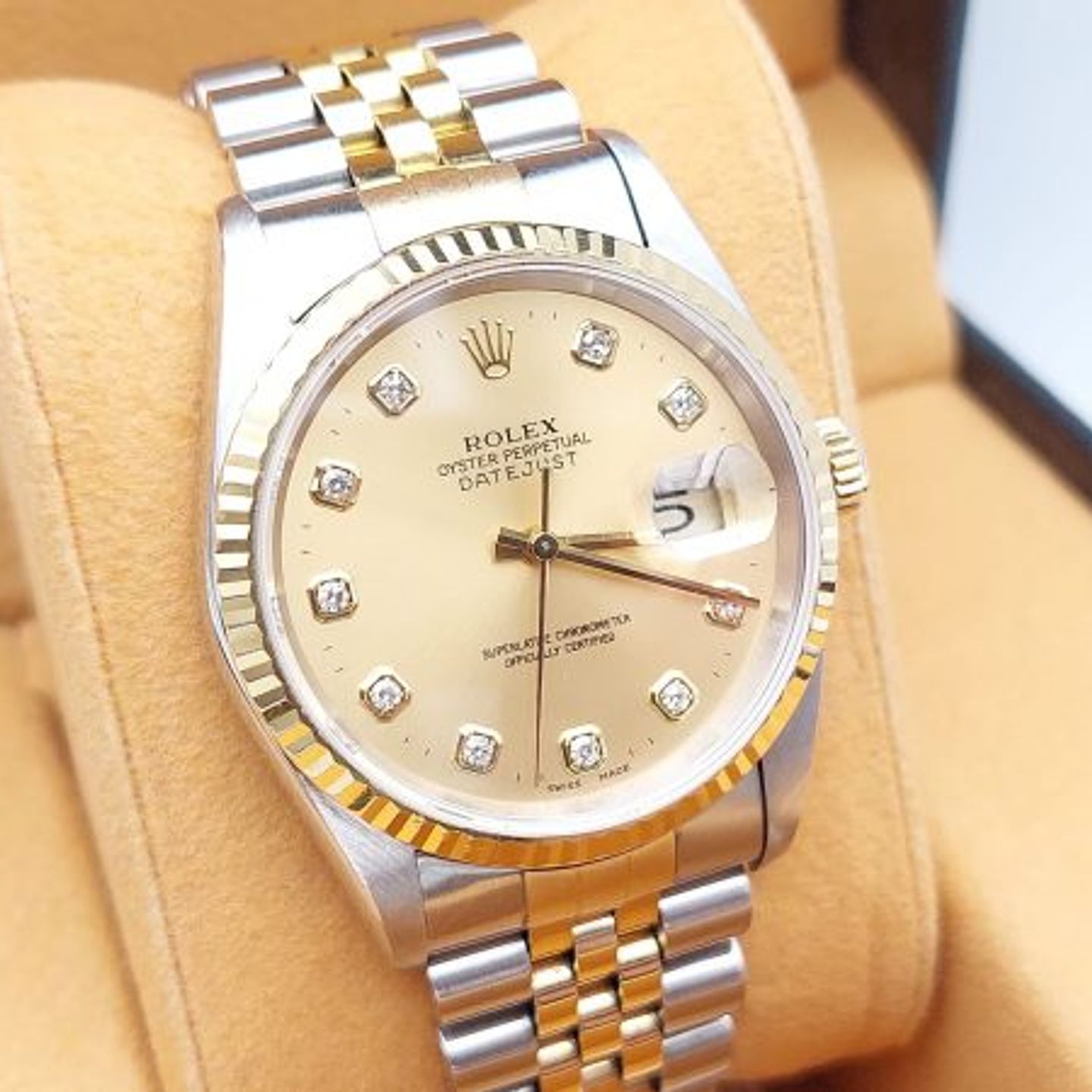 Rolex Datejust 36 16233 (1999) - Champagne dial 36 mm Gold/Steel case (3/8)