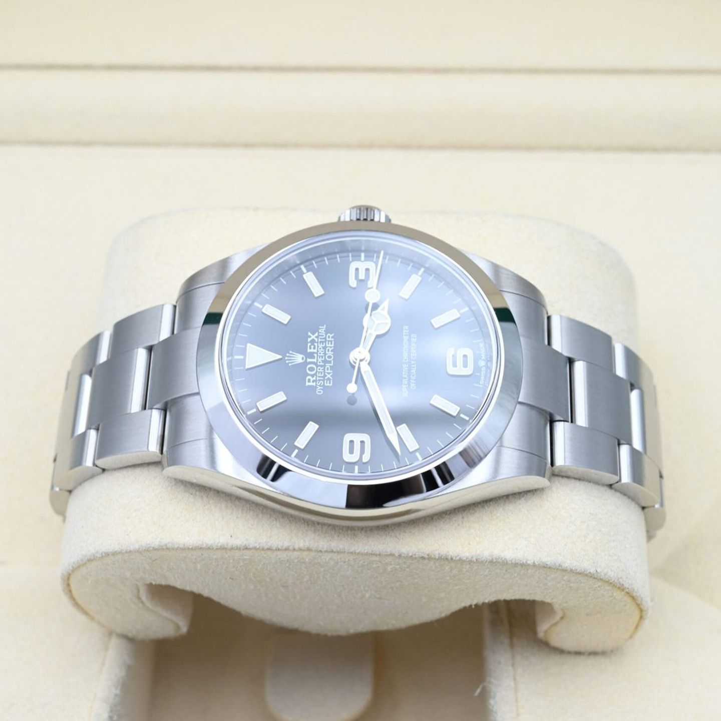 Rolex Explorer 224270 - (3/7)