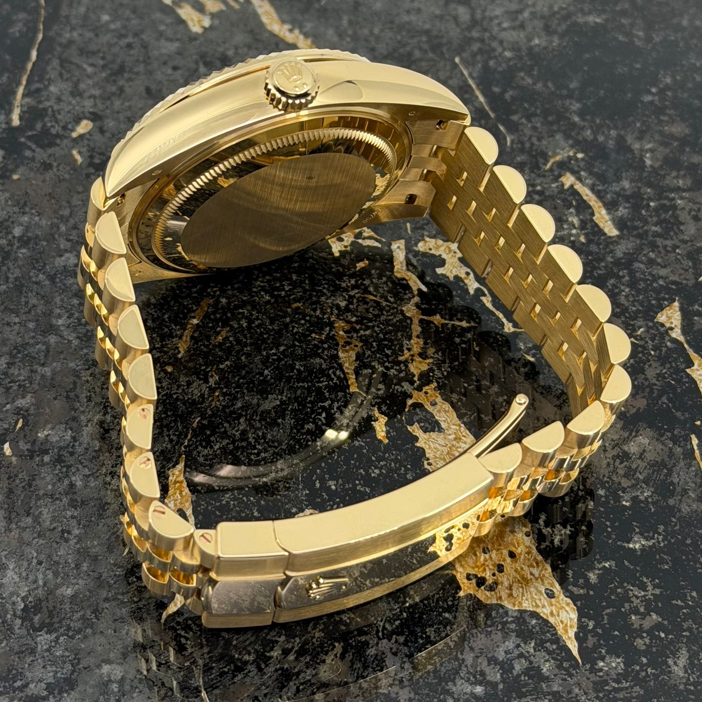 Rolex Sky-Dweller 336938 (2026) - Green dial 42 mm Yellow Gold case (4/8)