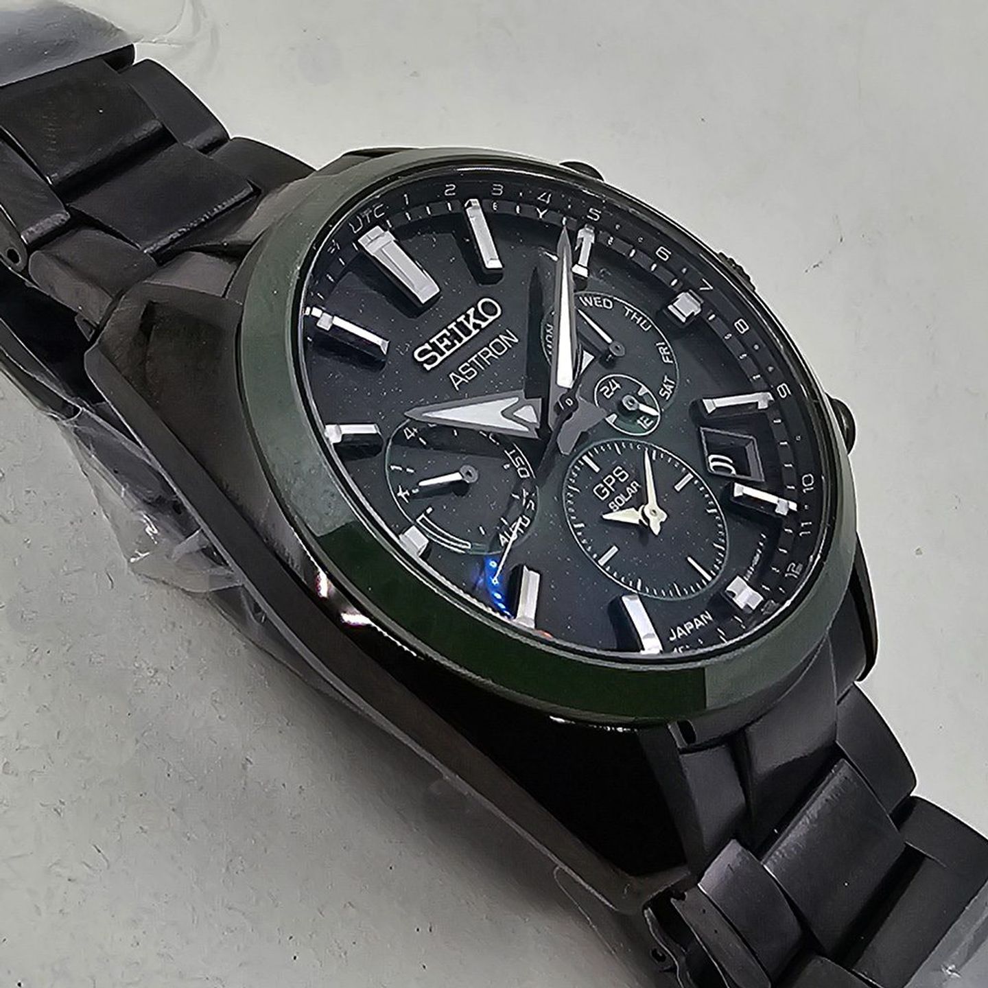 Seiko Astron SSH079J1 (2025) - Green dial 43 mm Steel case (4/8)