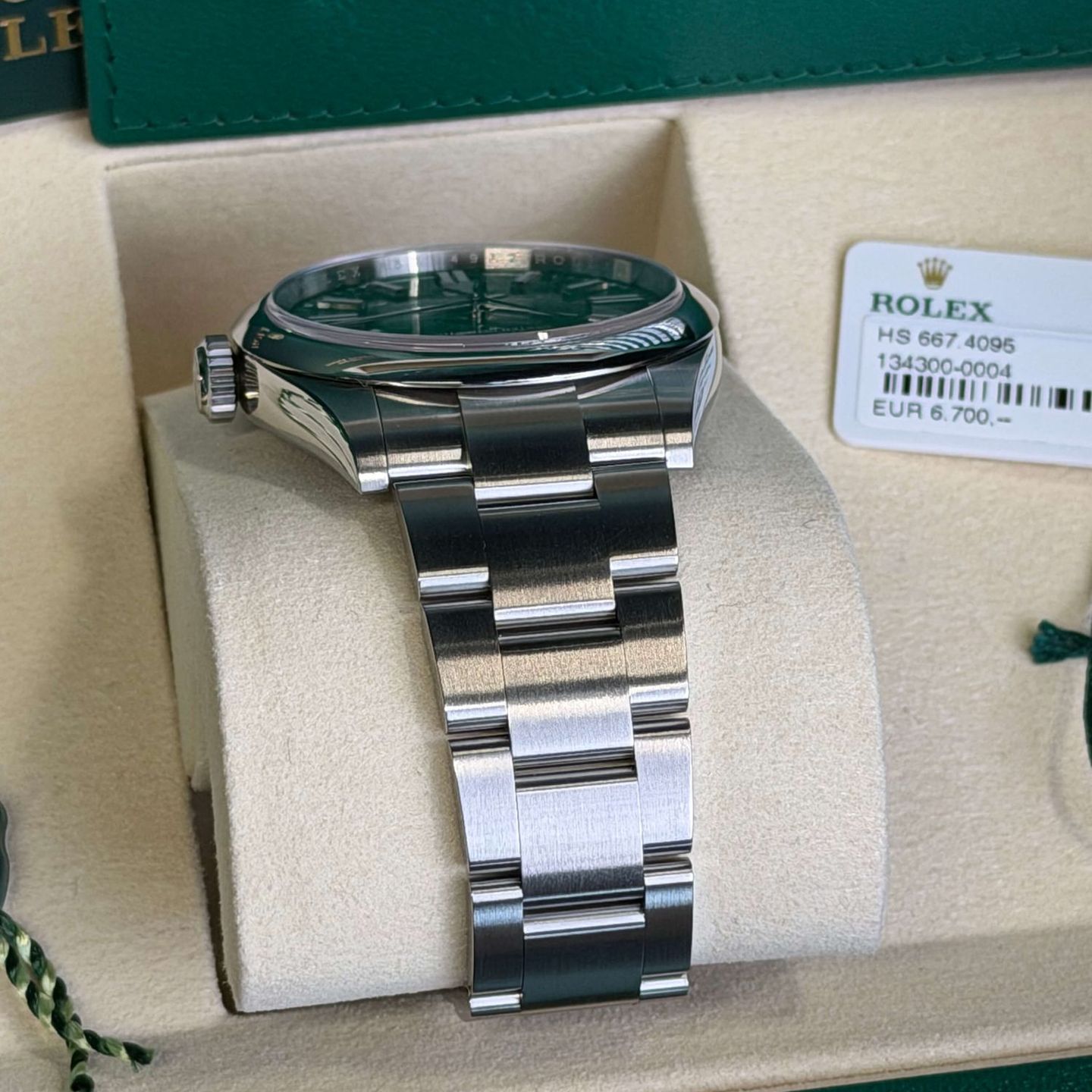 Rolex Oyster Perpetual 41 124300 (2025) - Green dial 41 mm Steel case (6/7)