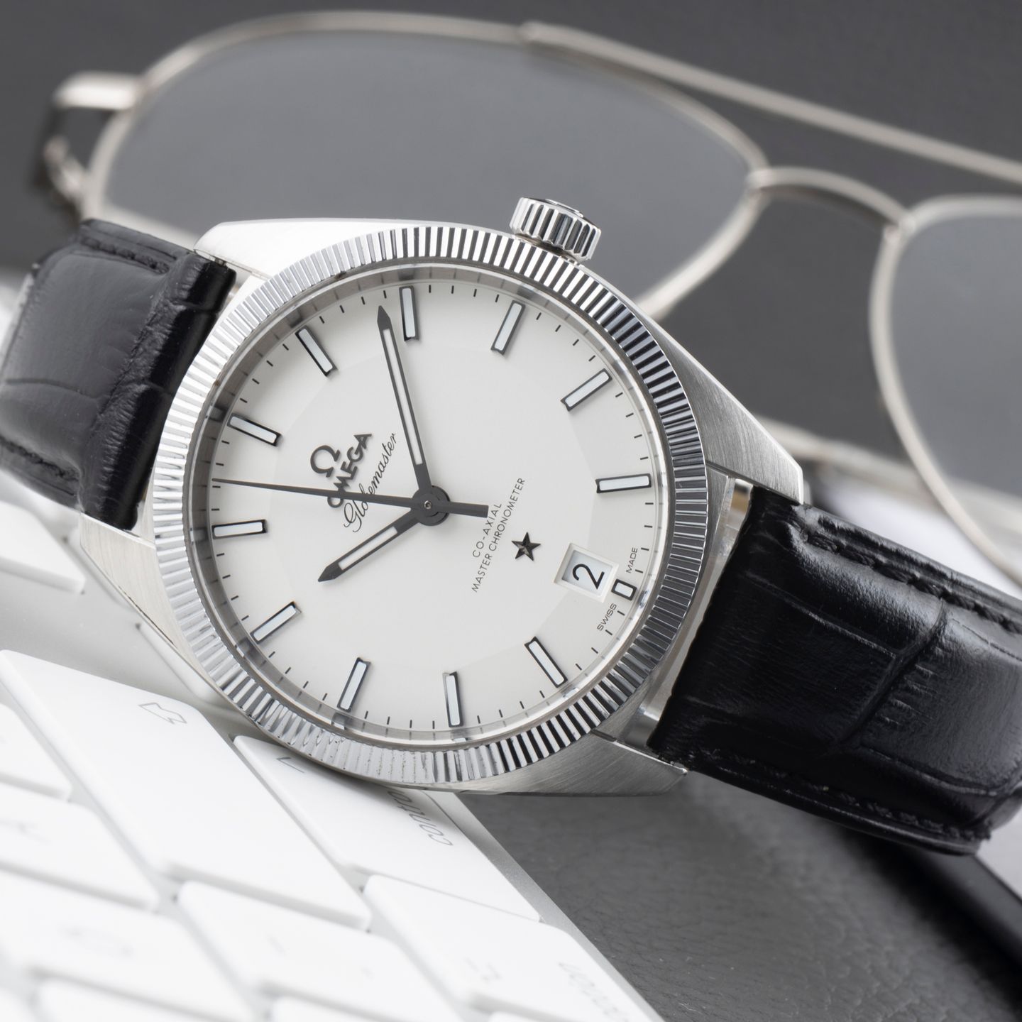 Omega Globemaster 130.33.39.21.02.001 - (2/8)