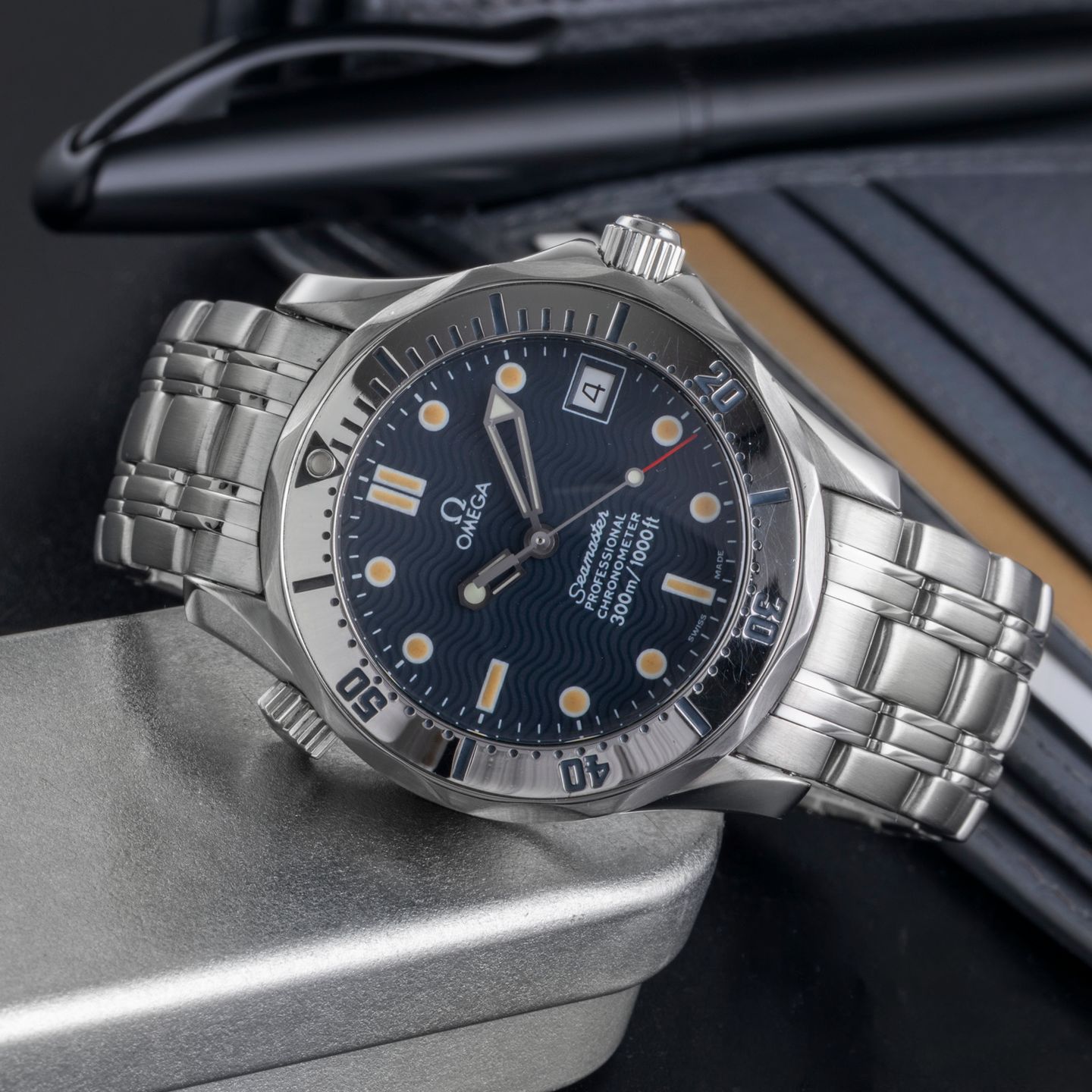Omega Seamaster Diver 300 M 2552.80.00 (2000) - Blauw wijzerplaat 36mm Staal (2/8)