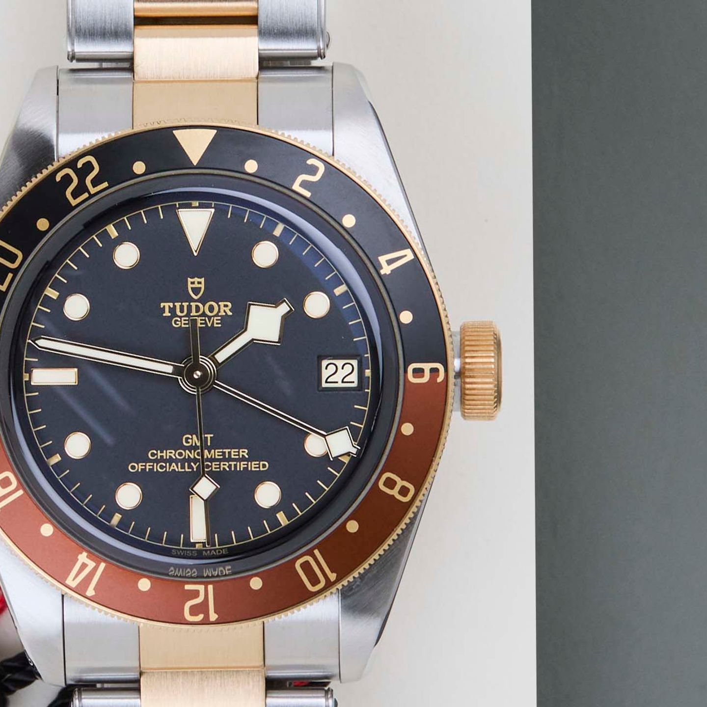 Tudor Black Bay GMT 79833MN (2022) - Black dial 41 mm Steel case (5/8)