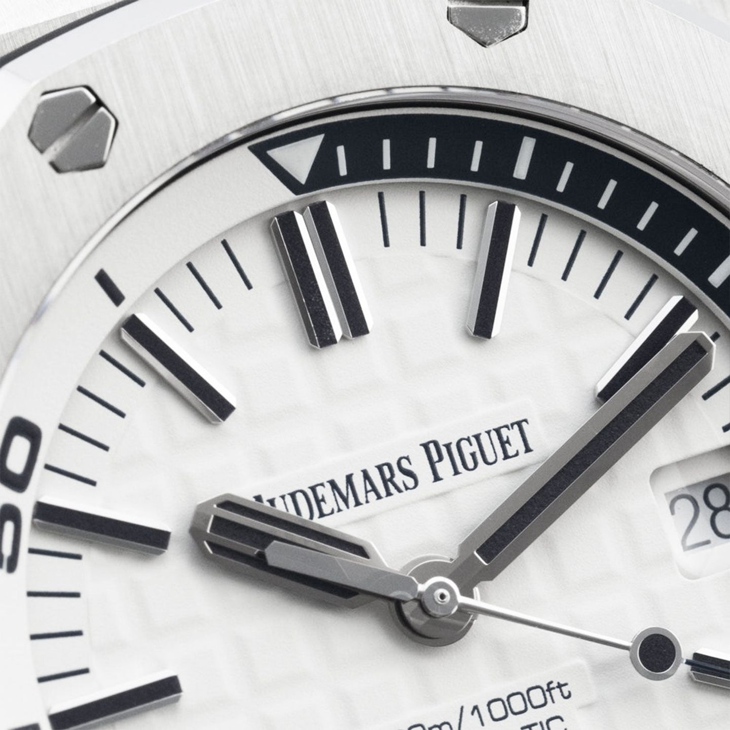 Audemars Piguet Royal Oak Offshore Diver 15710ST.OO.A010CA.01 (Onbekend (willekeurig serienummer)) - Wit wijzerplaat 42mm Staal (3/6)