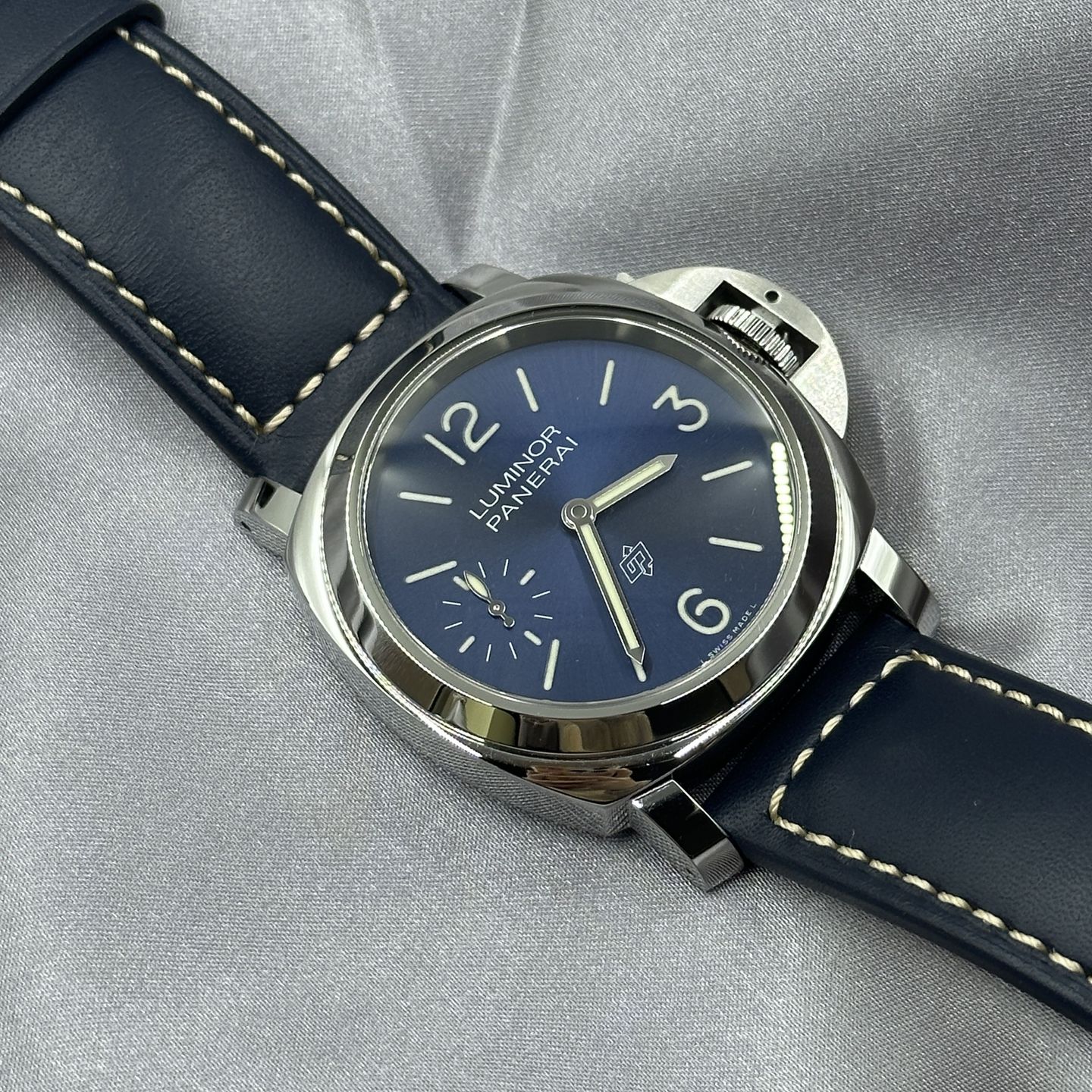 Panerai Luminor PAM01085 (2024) - Blauw wijzerplaat 44mm Staal (3/8)