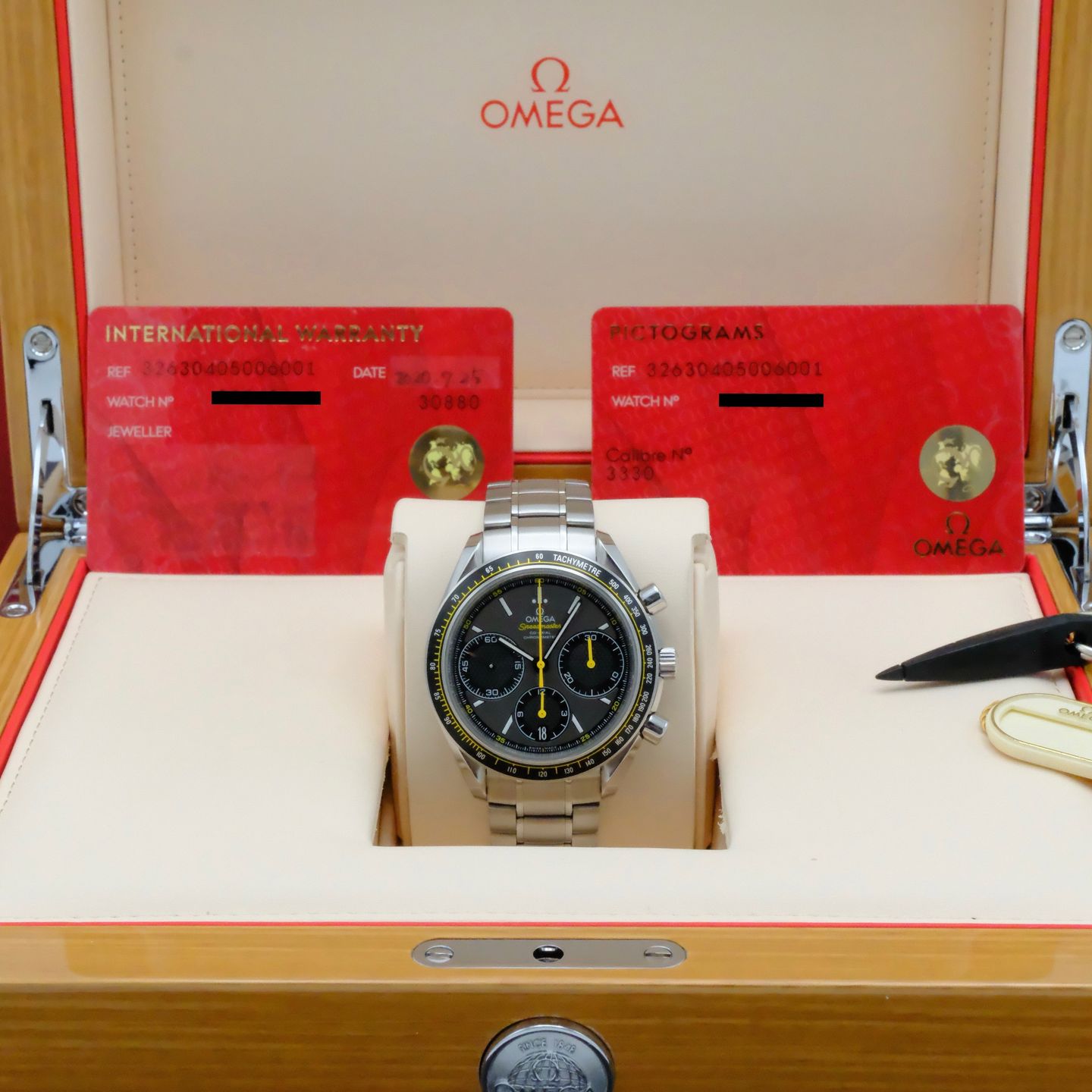 Omega Speedmaster Racing 326.30.40.50.06.001 - (2/8)