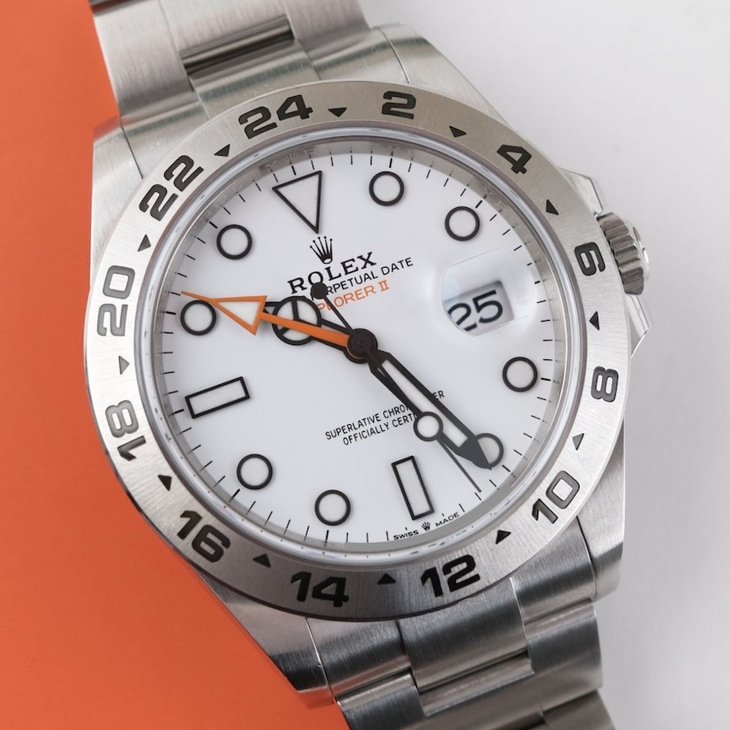 Rolex Explorer II 226570 (2021) - 42 mm Steel case (2/8)