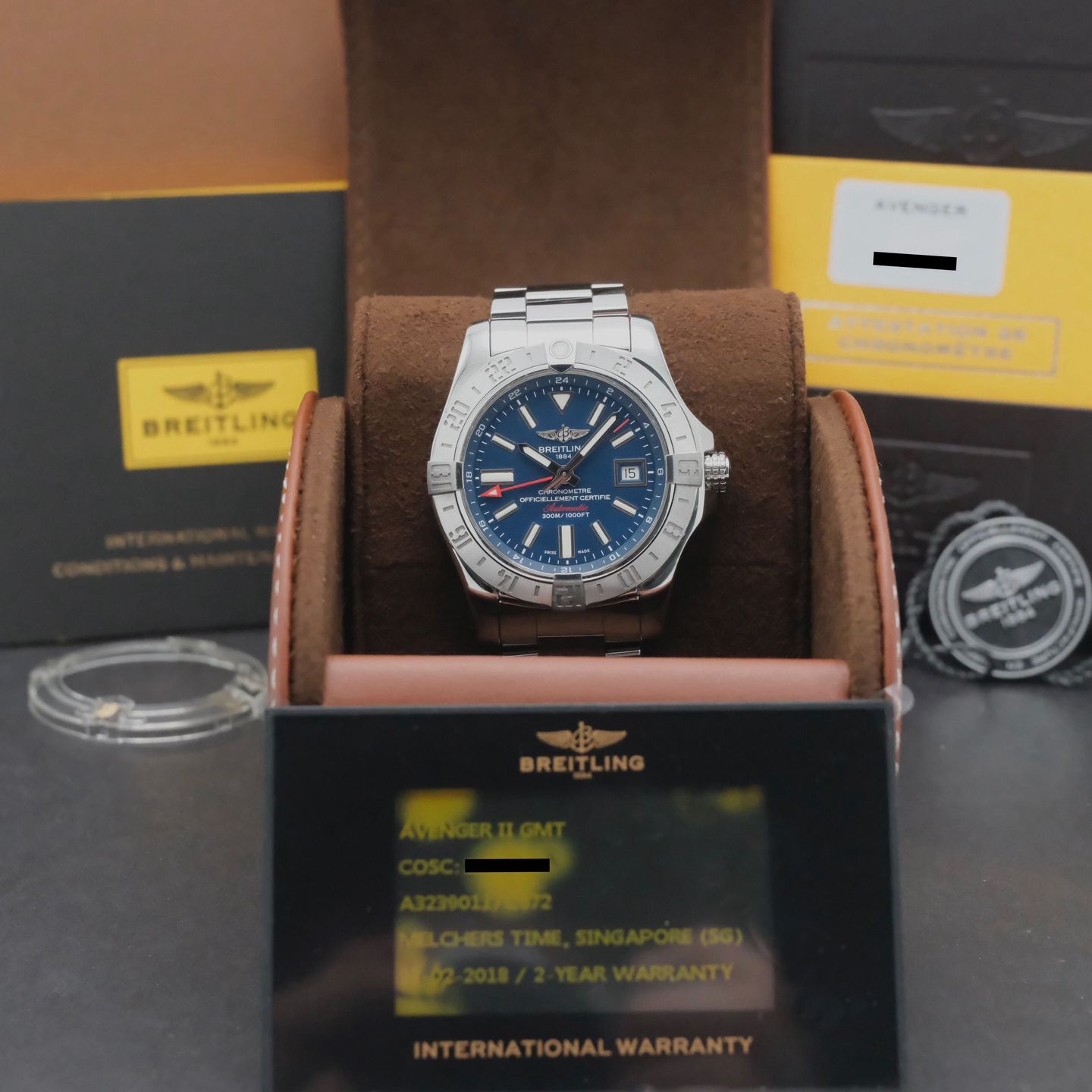 Breitling Avenger II GMT A32390 - (3/8)