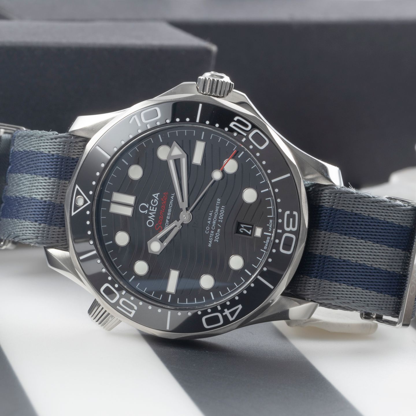 Omega Seamaster Diver 300 M 210.30.42.20.01.001 - (2/8)