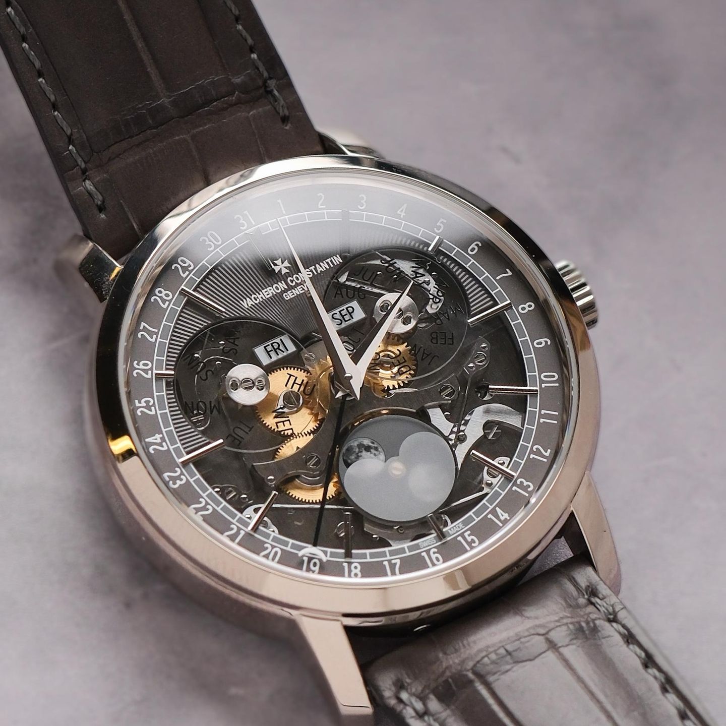 Vacheron Constantin Traditionnelle 4020T/000G-B655 (2022) - Transparent dial 41 mm White Gold case (5/8)