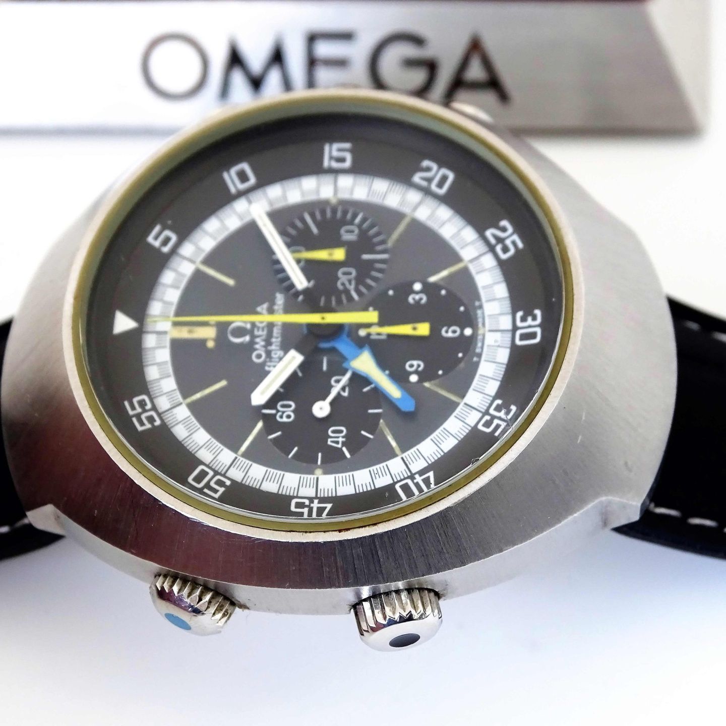 Omega Flightmaster 145.036 (1971) - Black dial 43 mm Steel case (4/8)