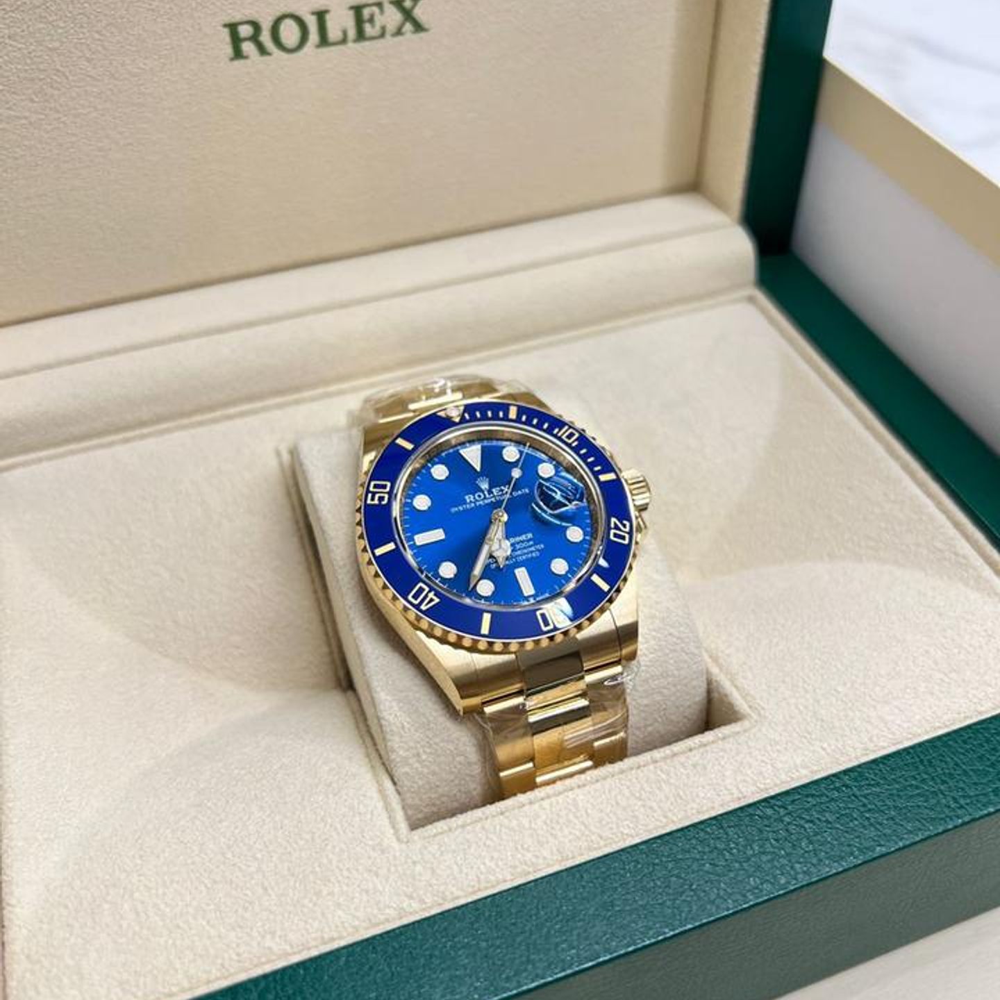 Rolex Submariner Date 126618LB (2026) - 41mm Geelgoud (5/6)