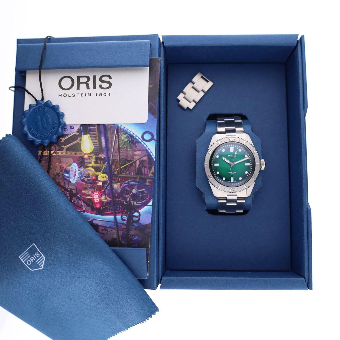 Oris Divers Sixty Five 01 400 7774 4057-07 8 19 18 (2025) - Green dial 38 mm Steel case (2/8)