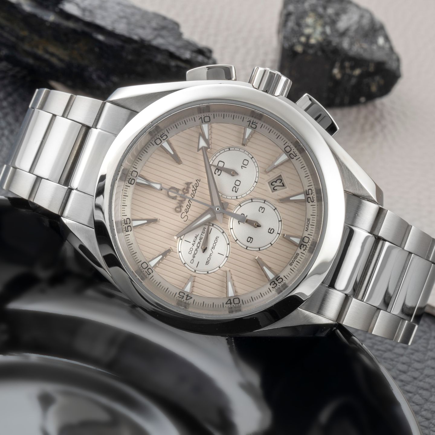 Omega Seamaster Aqua Terra 231.10.44.50.09.001 (Unknown (random serial)) - Beige dial 44 mm Steel case (2/8)