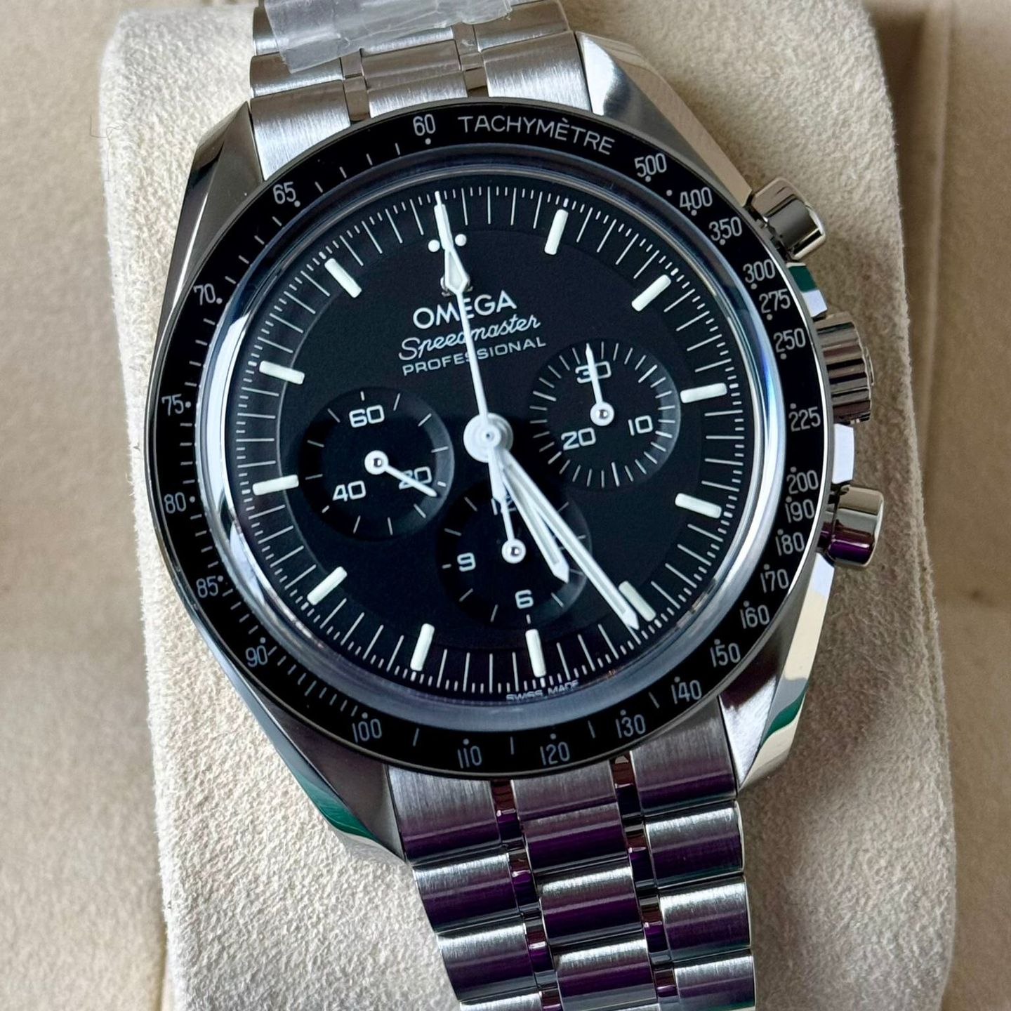 Omega Speedmaster Professional Moonwatch 310.30.42.50.01.002 (2024) - Zwart wijzerplaat 42mm Staal (1/7)