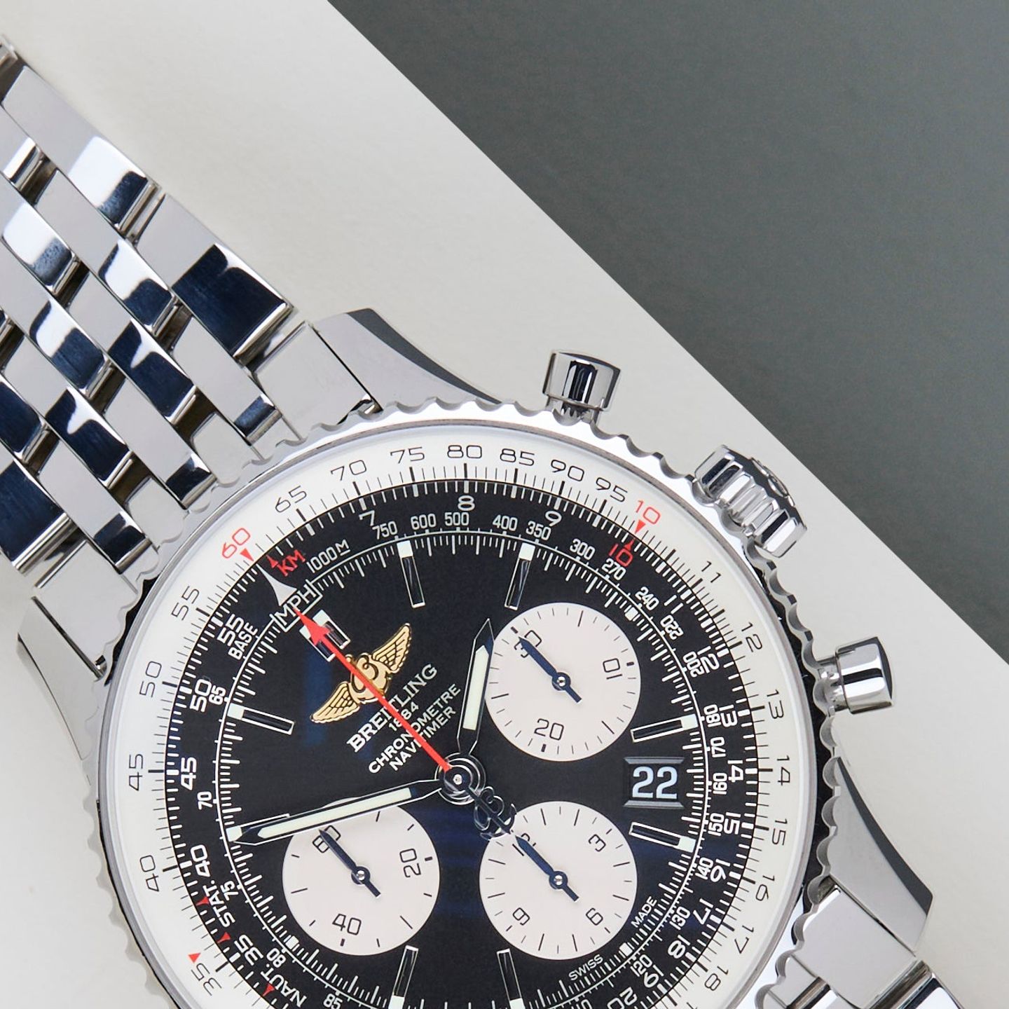 Breitling Navitimer 01 AB0121 (2019) - 43 mm Steel case (3/8)