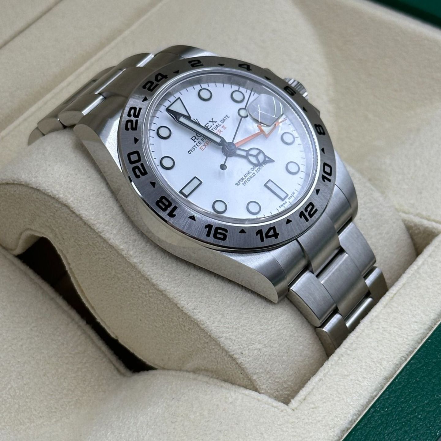 Rolex Explorer II 216570 (2021) - White dial 42 mm Steel case (7/8)